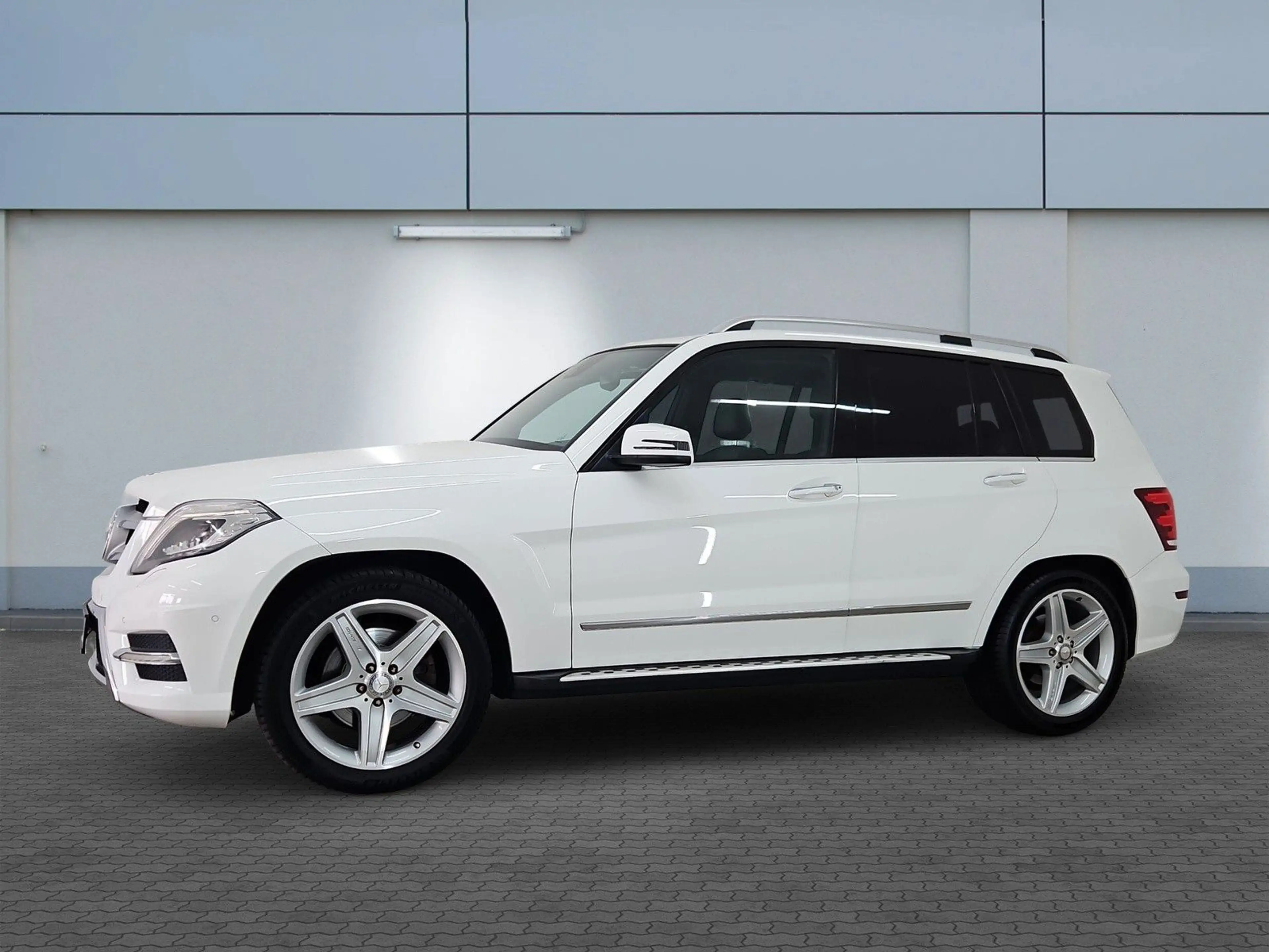 Mercedes-Benz GLK 350 * 4Matic*NAV*KAM*XENO*GARANTIE*AMG* — photo 4