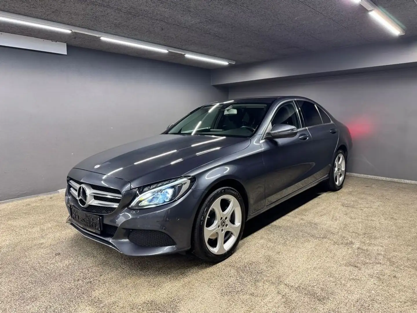 Mercedes-Benz C 180 BlueTEC / d (205.036) Grau - 1