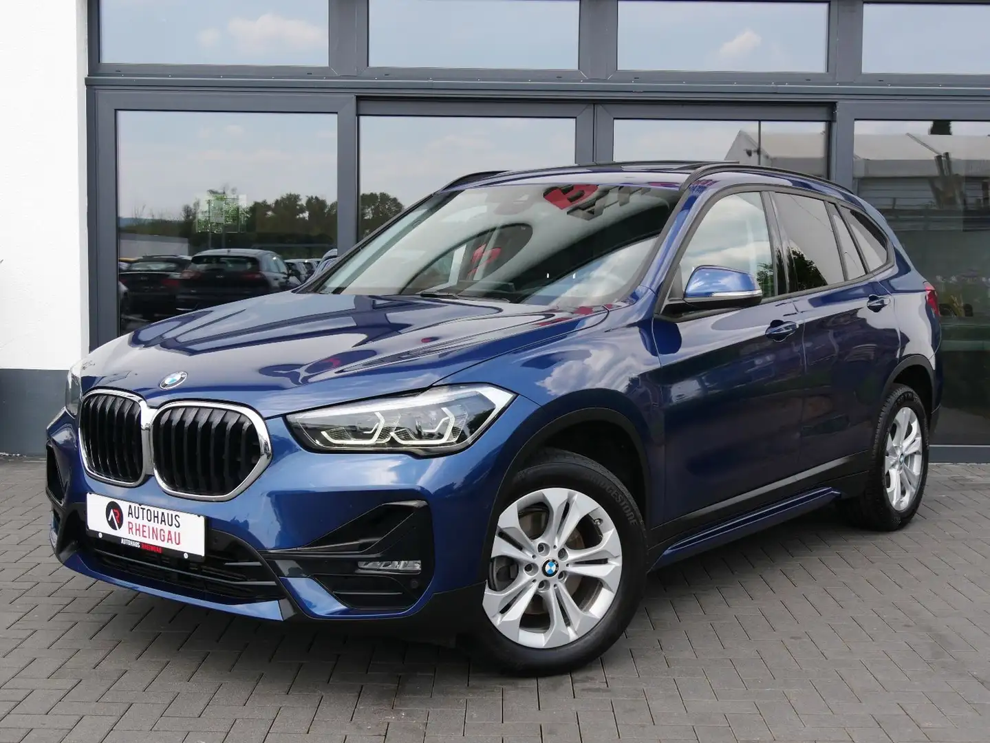 BMW X1 xDrive 18 d Sport Line PANO LED R-KAMERA AHK Bleu - 1