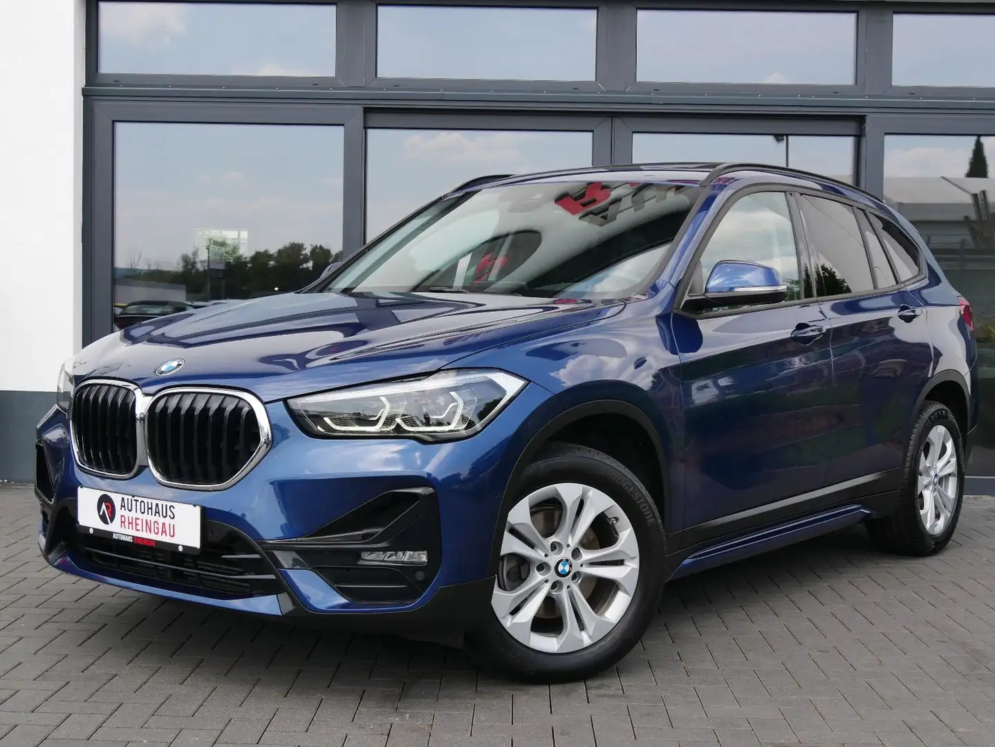 BMW X1 xDrive 18 d Sport Line PANO LED R-KAMERA AHK Bleu - 2