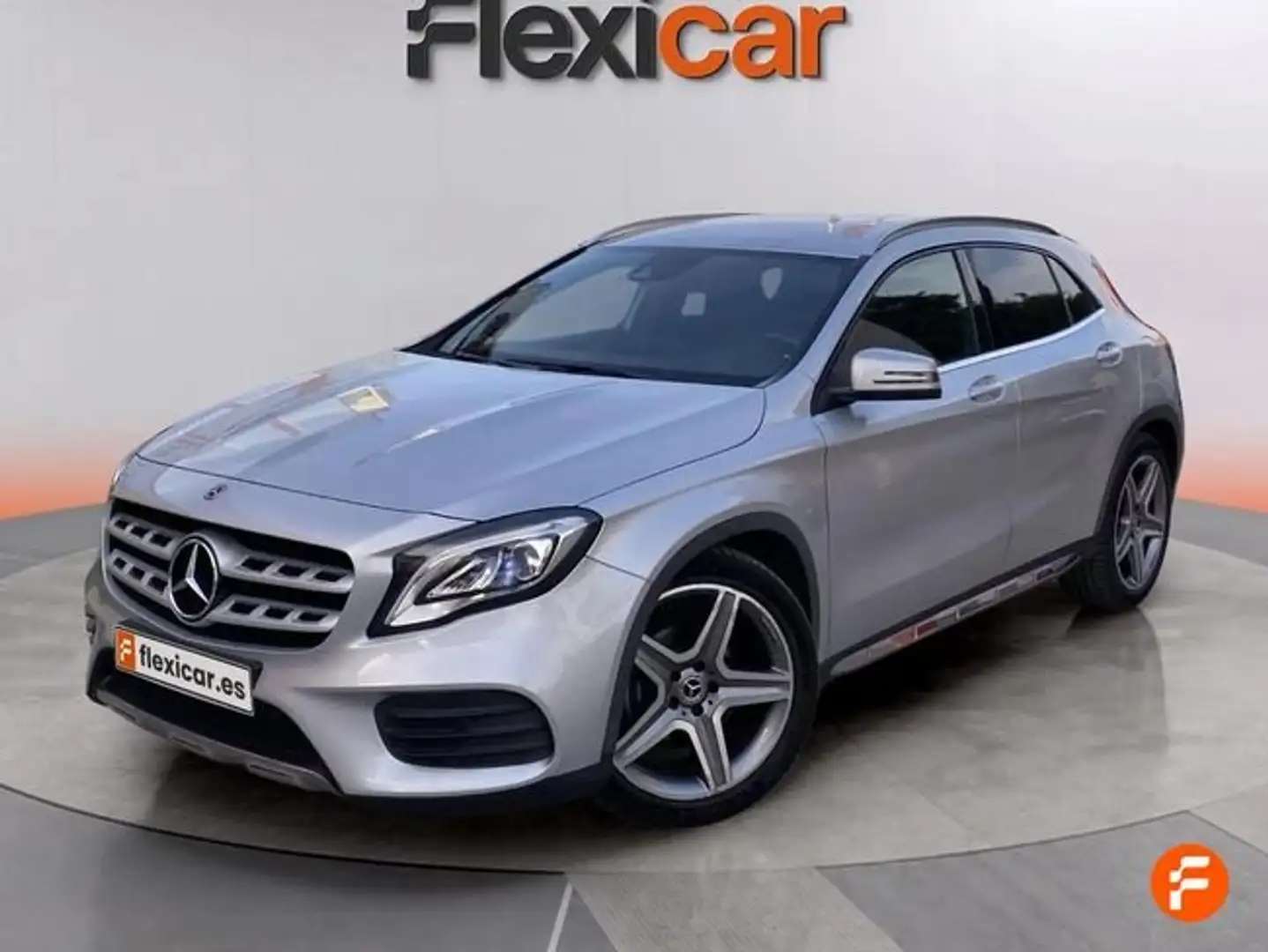 Mercedes-Benz GLA 200 2143 cm³/100 kW / 136 CV Gris - 2