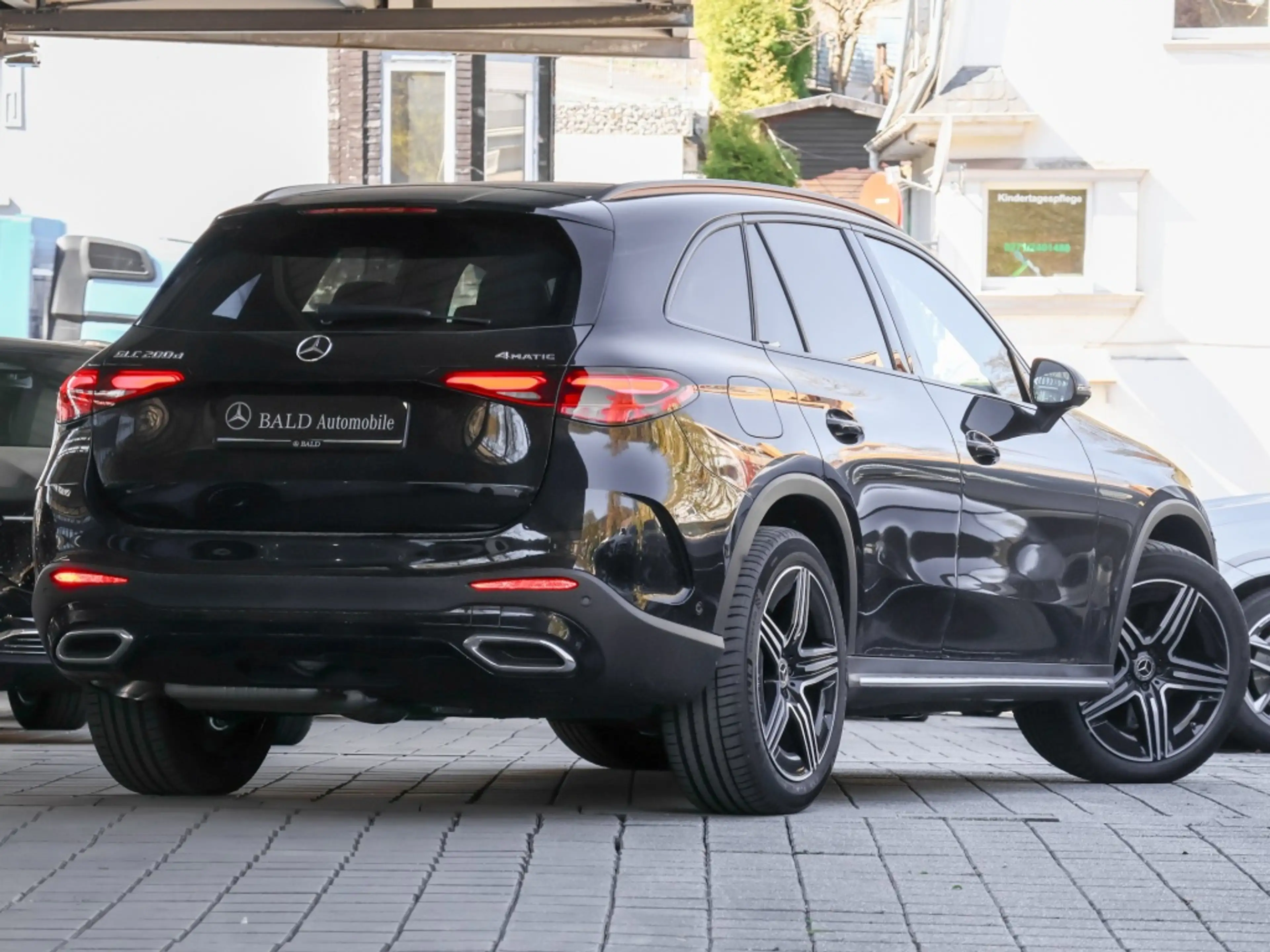Mercedes-Benz GLC 200 d 4M AMG-Sport/Pano/Distr/Memo/AHK/360° — photo 3