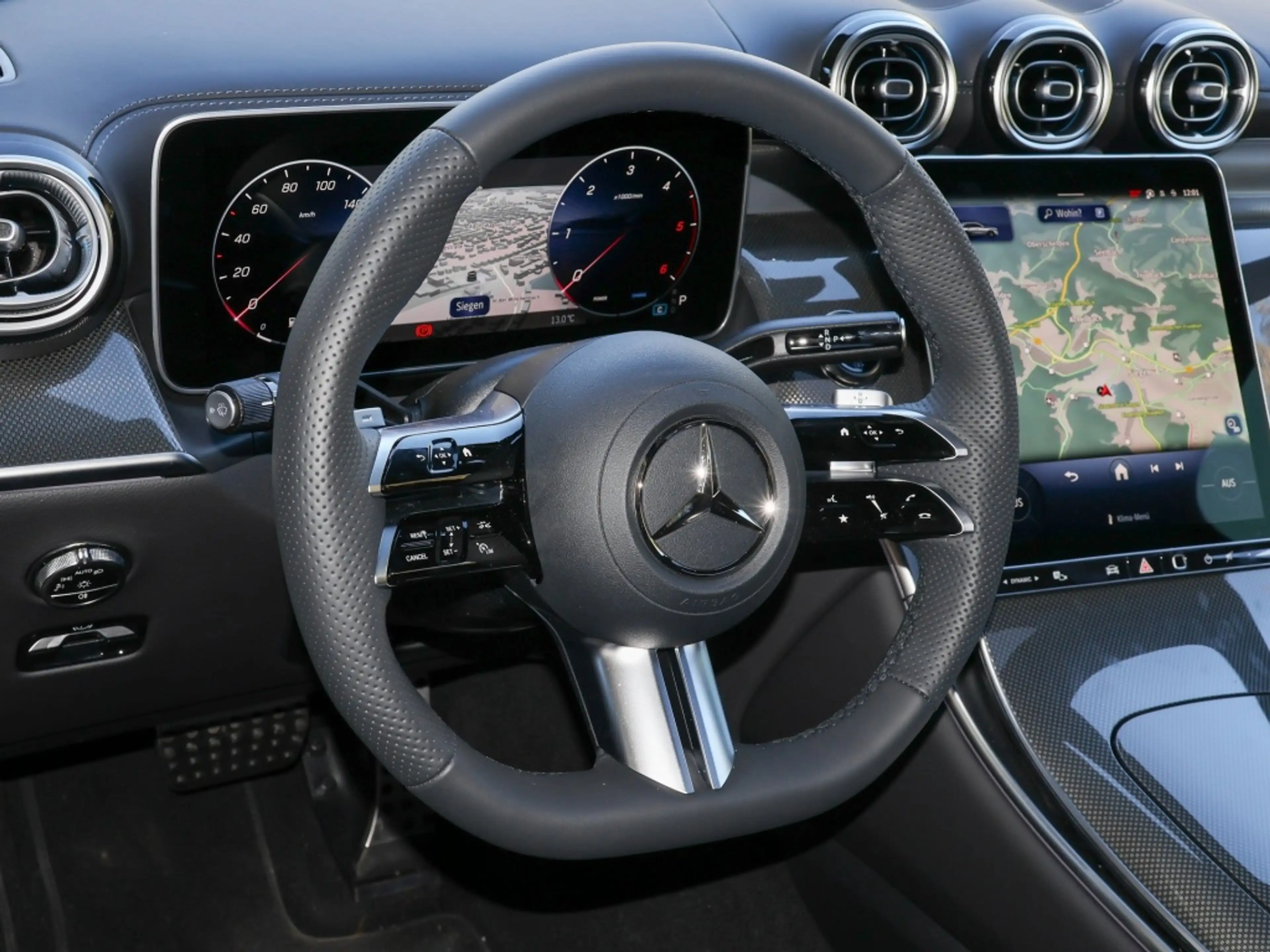 Mercedes-Benz GLC 200 d 4M AMG-Sport/Pano/Distr/Memo/AHK/360° — photo 14