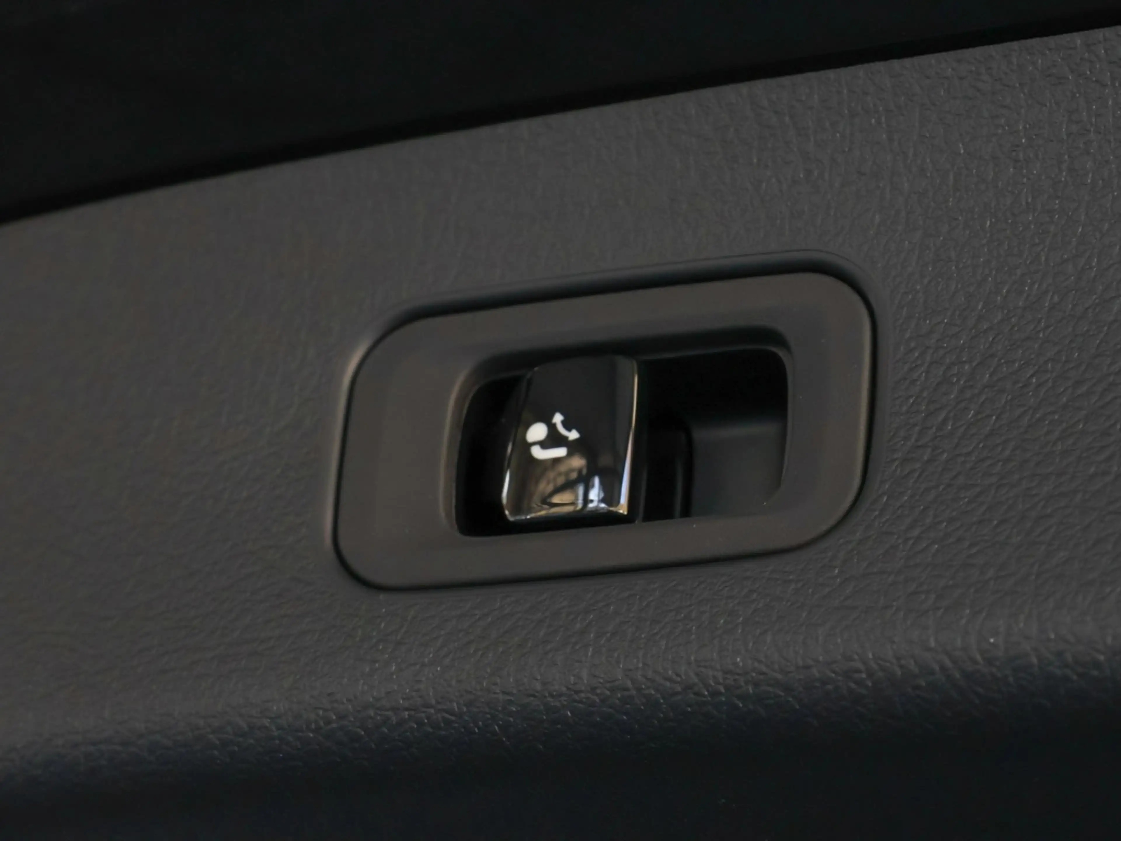 Mercedes-Benz GLC 200 d 4M AMG-Sport/Pano/Distr/Memo/AHK/360° — photo 13
