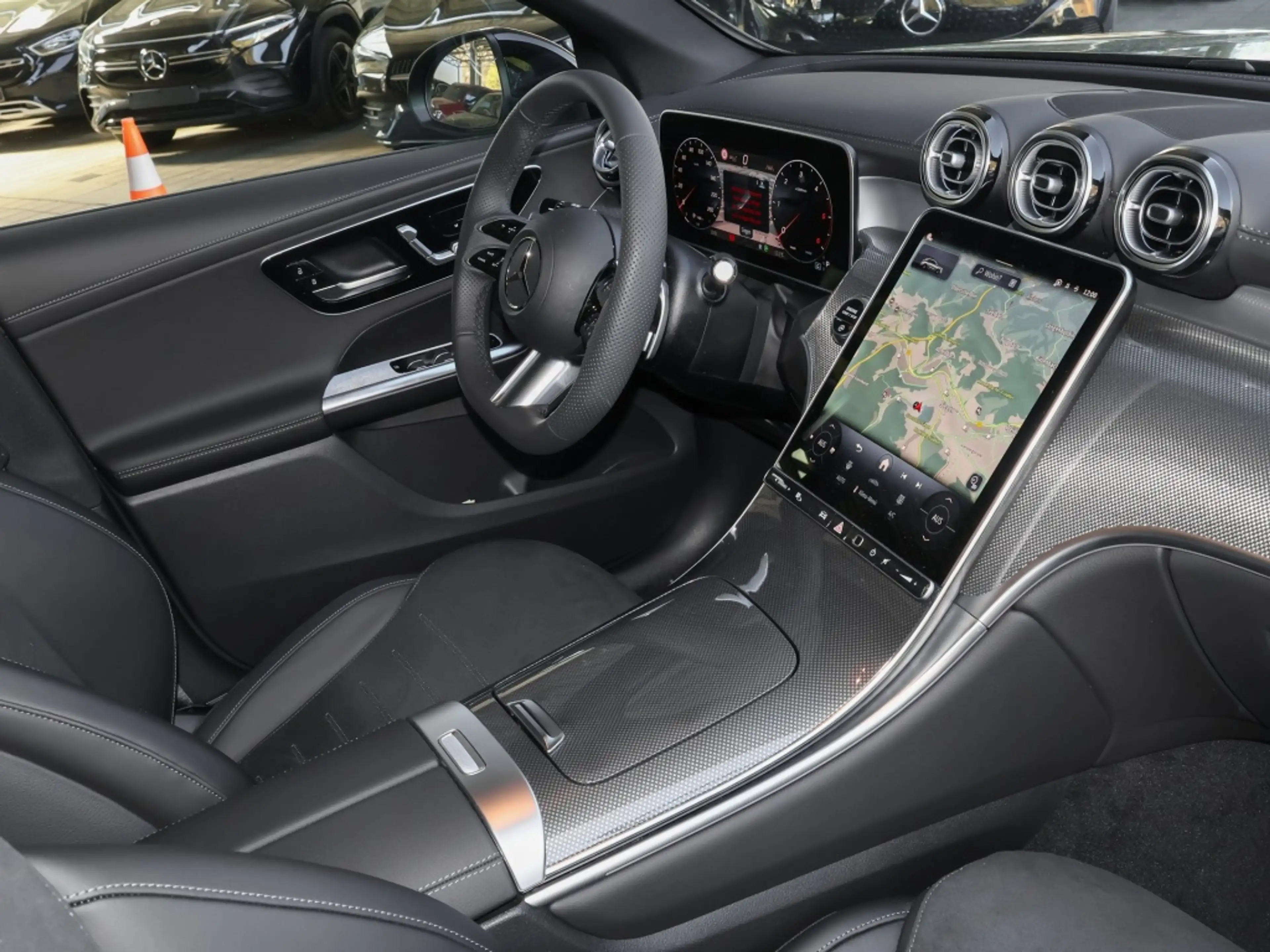 Mercedes-Benz GLC 200 d 4M AMG-Sport/Pano/Distr/Memo/AHK/360° — photo 4