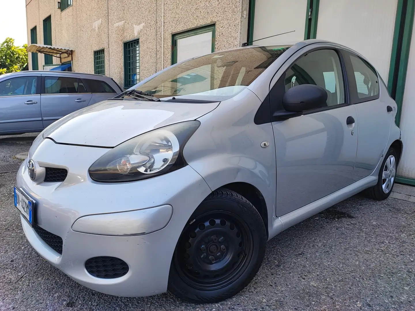 Toyota Aygo 1.0 BENZINA NEOPATENTATI 5 PORTE 2009 POCHI KM Argent - 1