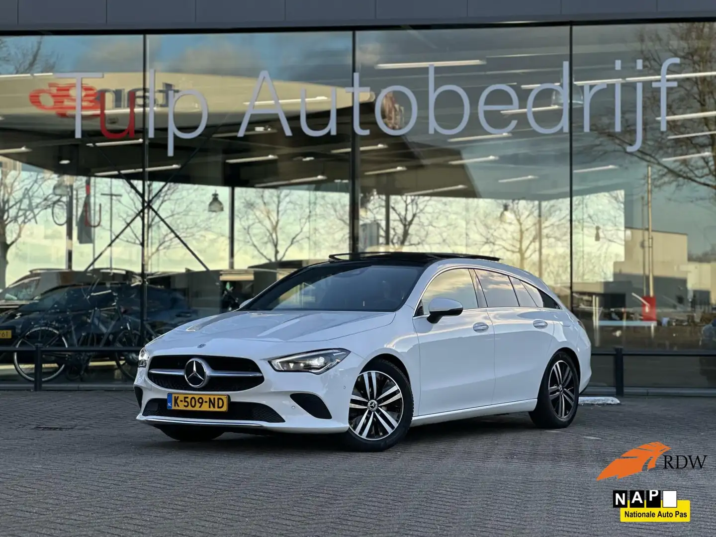 Mercedes-Benz CLA 180 Shooting Brake Business Solution AMG Wit - 1
