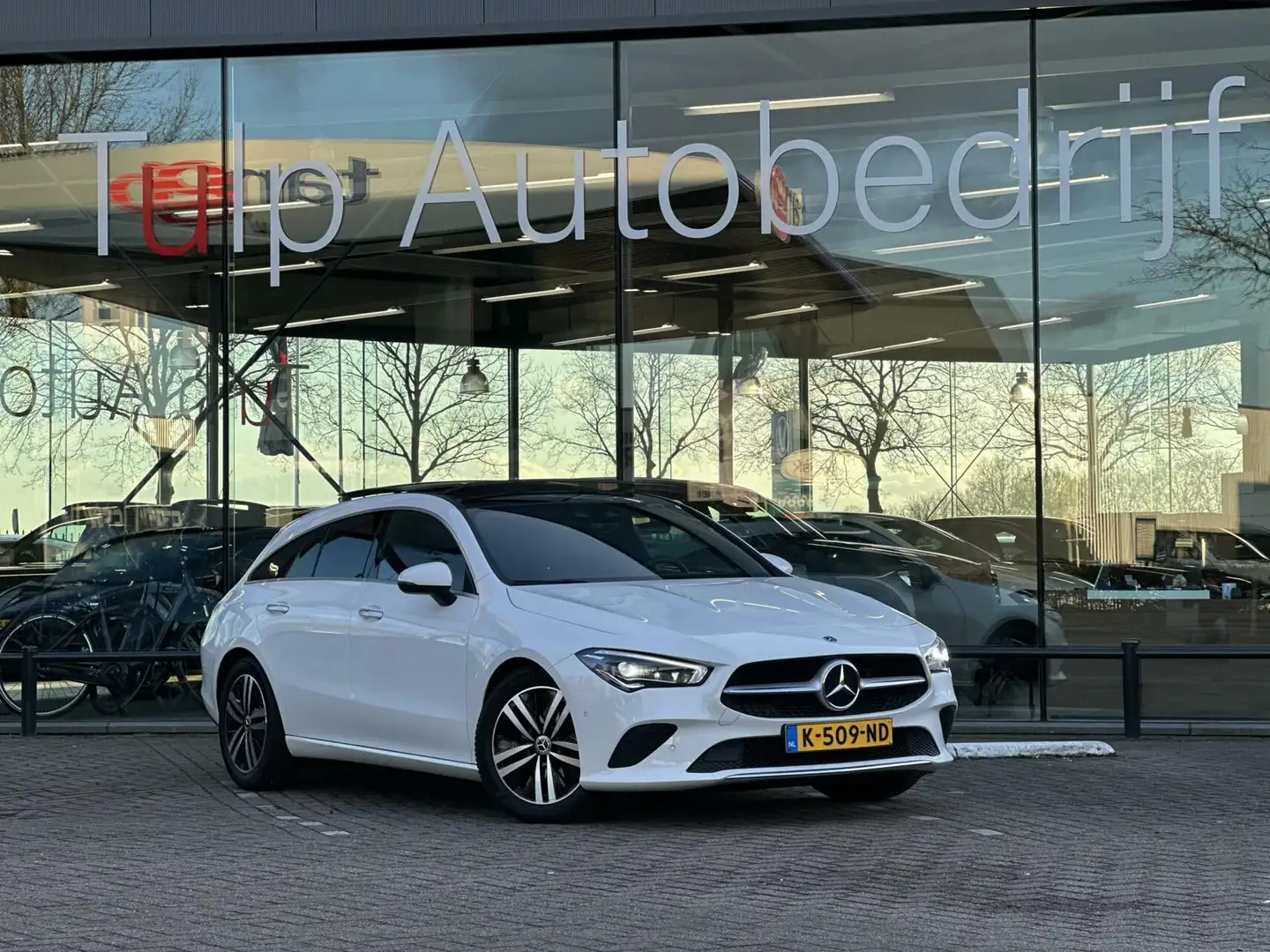Mercedes-Benz CLA 180 Shooting Brake Business Solution AMG Wit - 2