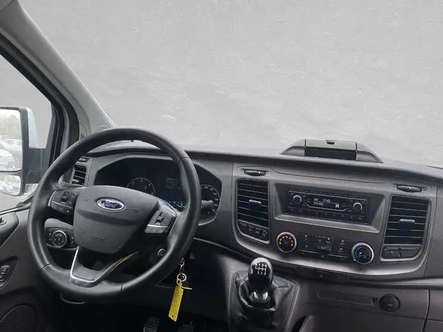 Ford Transit Custom view 4
