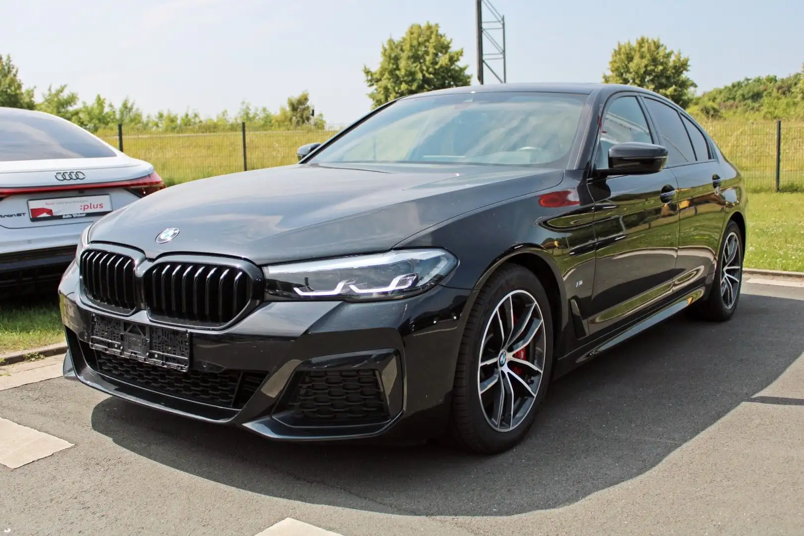BMW 530 d xDrive M SPORT STANDHZ H/KARDON AHK SHADOW Schwarz - 1