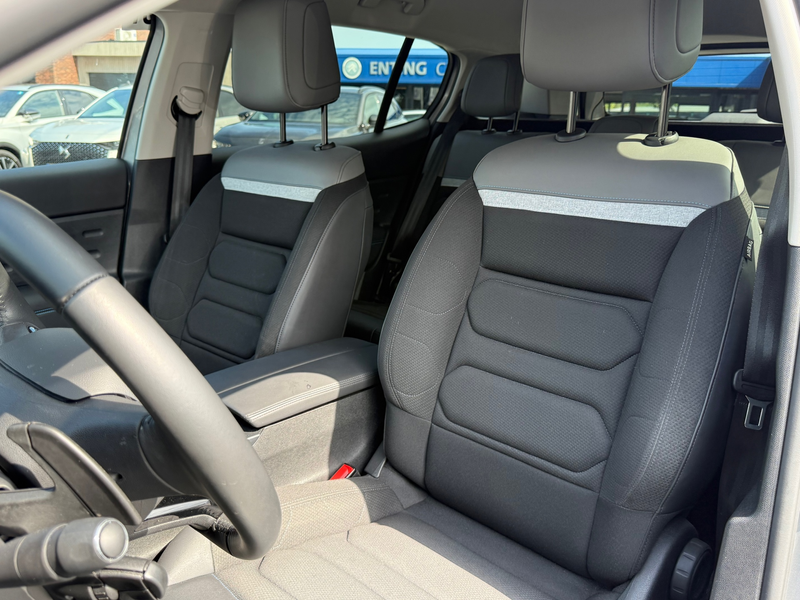 Citroen C5 Aircross 1.6 Plug-in Hybrid 225 FEEL ADAPTIVE CRUISE CAMERA — photo 5