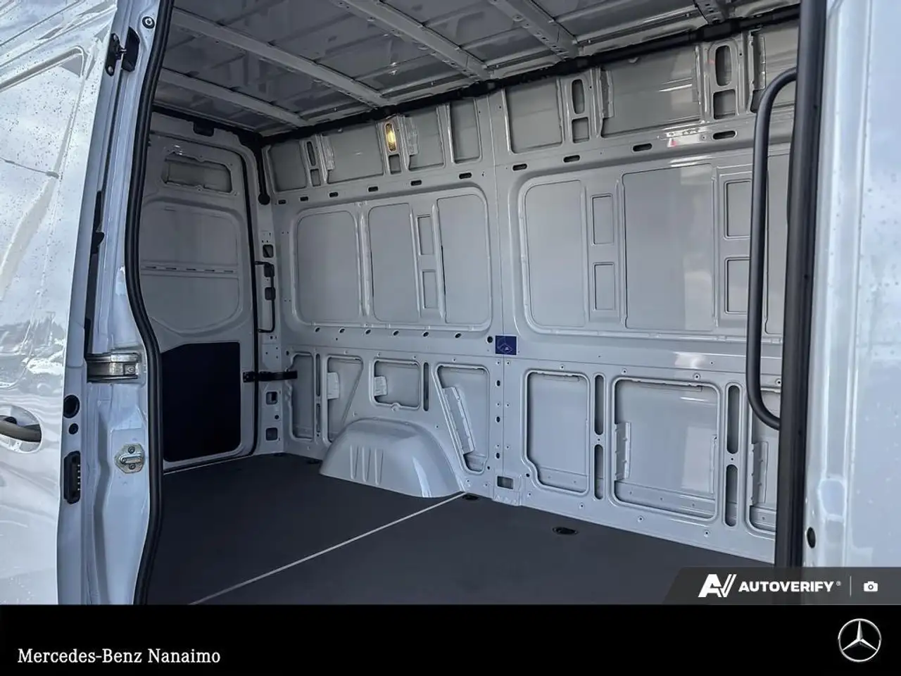 Mercedes-Benz Sprinter снимка Mercedes-Benz Sprinter