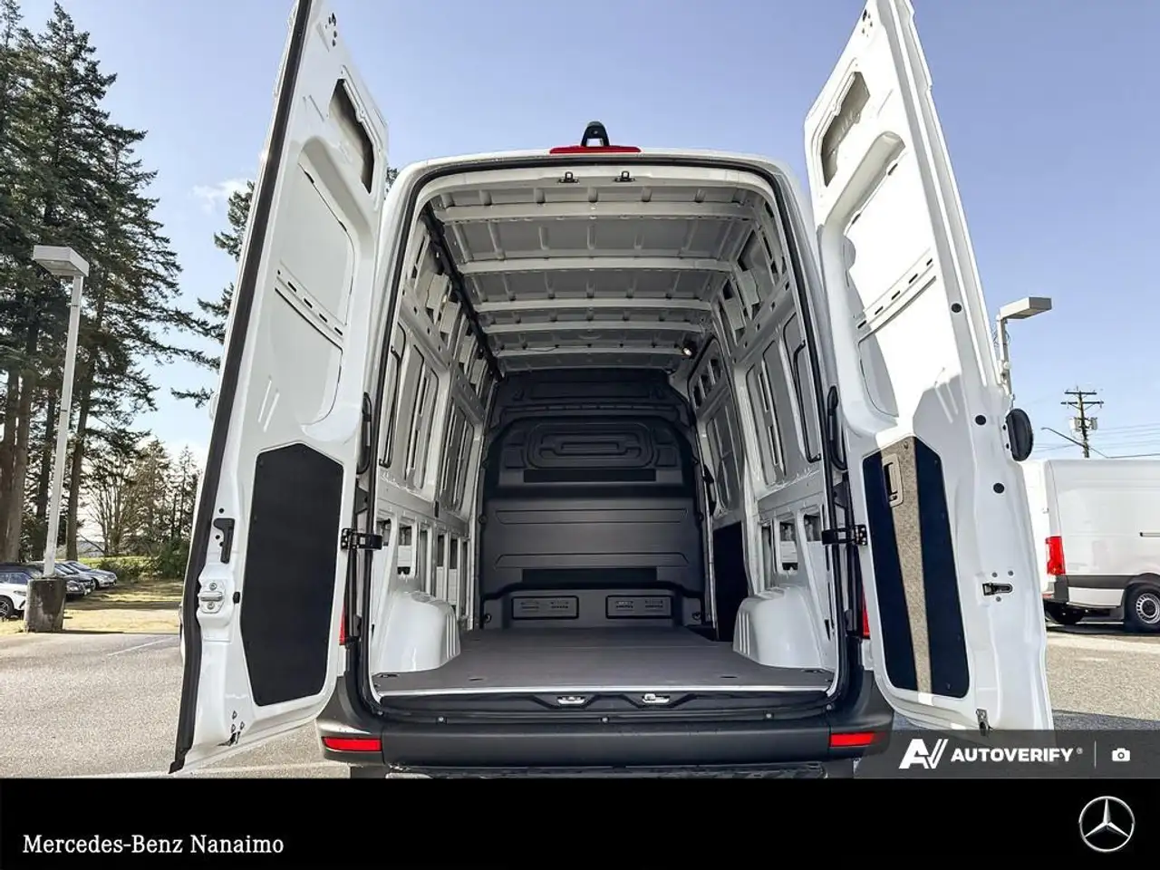 Mercedes-Benz Sprinter снимка Mercedes-Benz Sprinter
