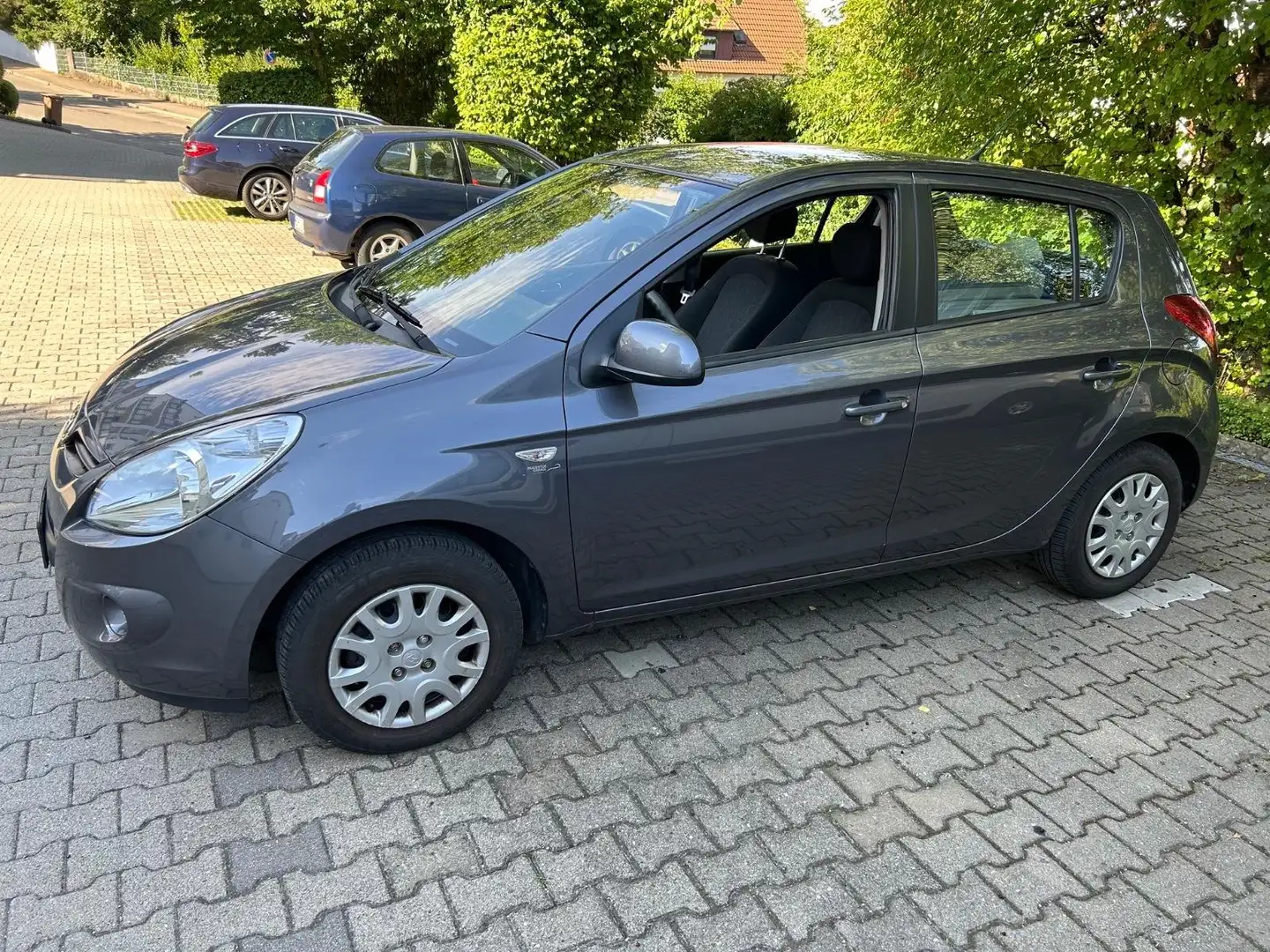 Hyundai i20 i20 1.2 Classic Grau - 1