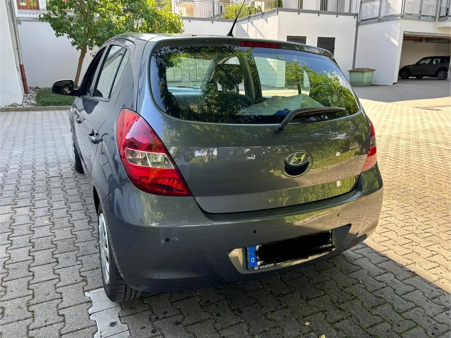 Hyundai i20 i20 1.2 Classic Grau - 2