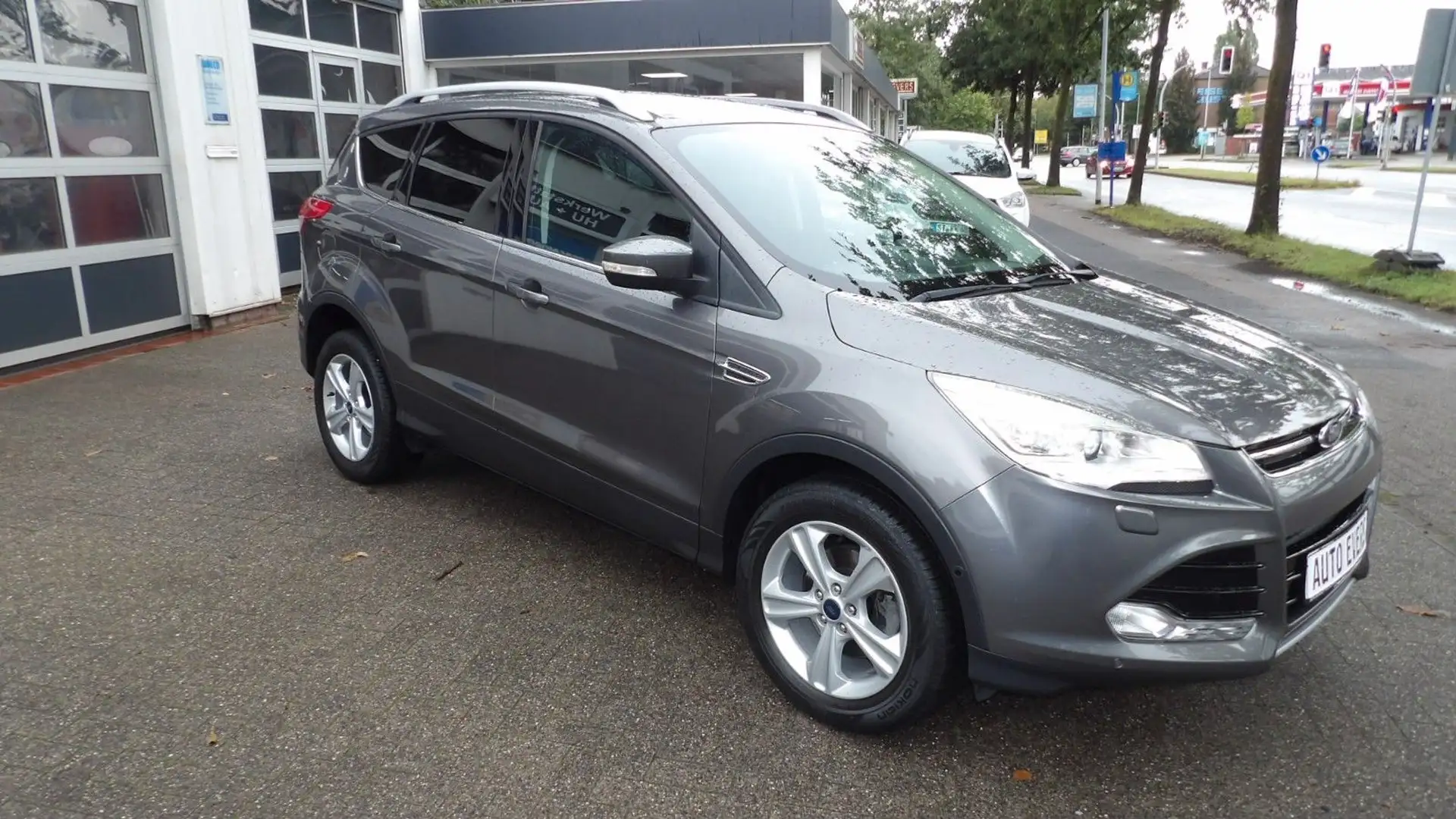 Ford Kuga *GRA*AHK*SHZ*BT* Grau - 2