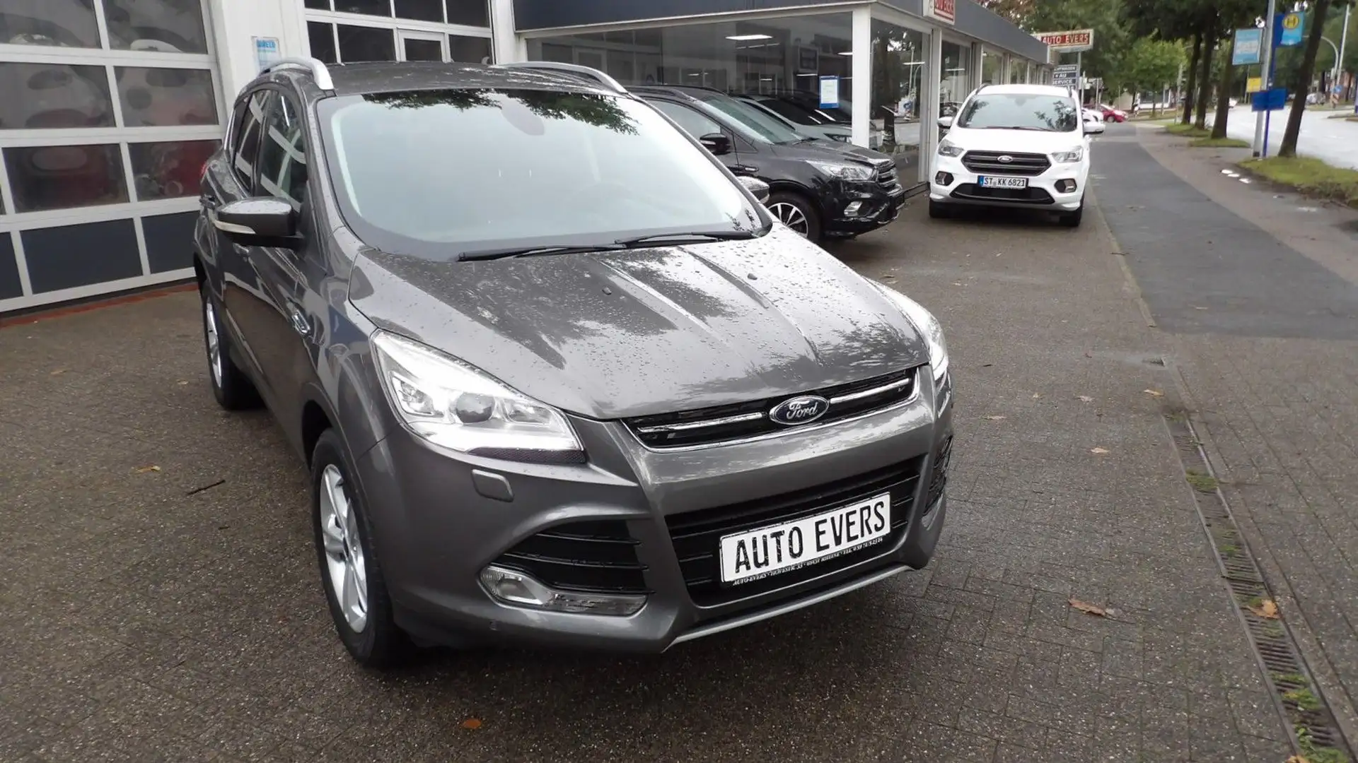 Ford Kuga *GRA*AHK*SHZ*BT* Grau - 1