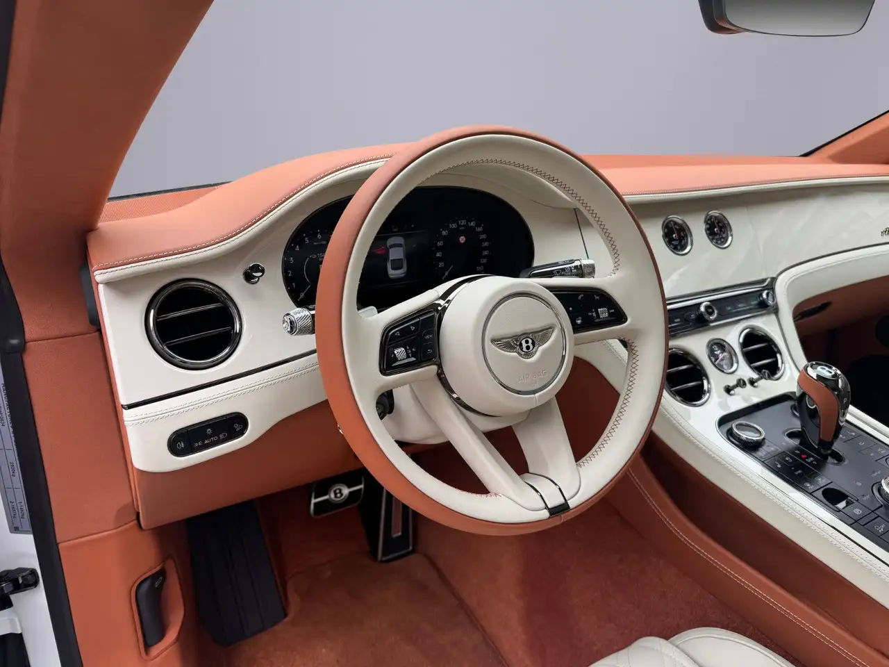 Bentley Continental GT 2026 — фото 11