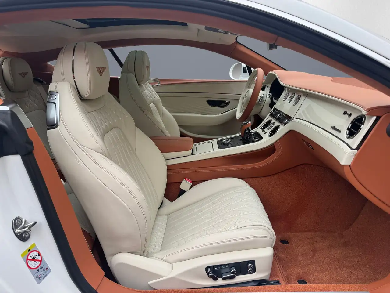 Bentley Continental GT 2026 — фото 15