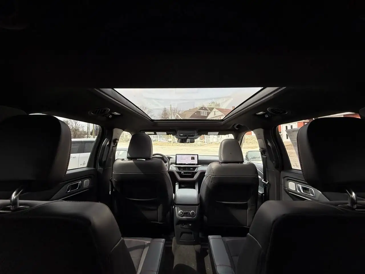 Ford Explorer снимка Ford Explorer