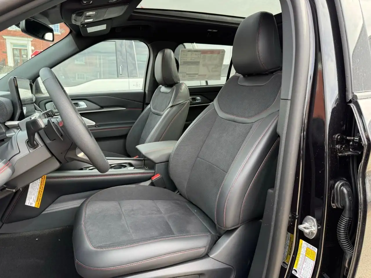 Ford Explorer снимка Ford Explorer