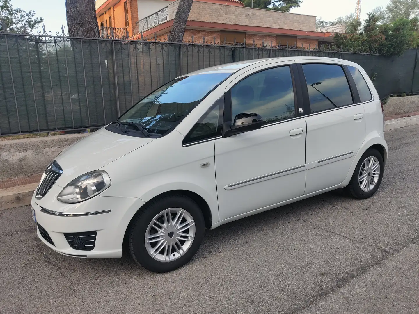 Lancia MUSA Musa 1.4 8v Platinum ecochic Gpl Bianco - 1