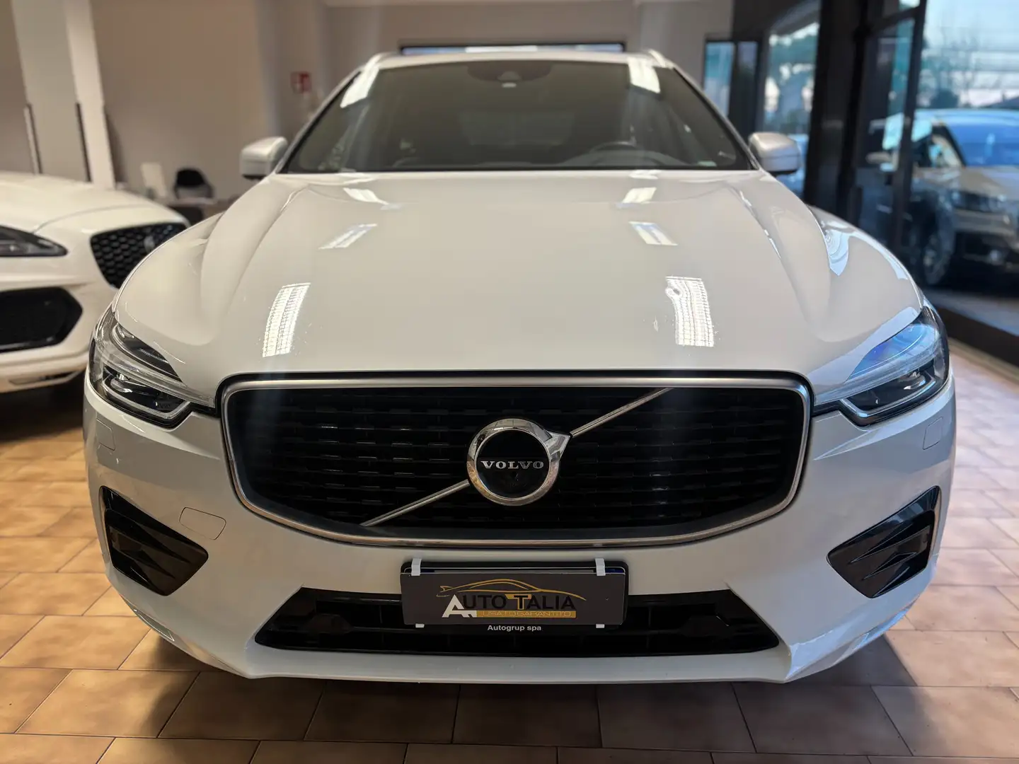 Volvo XC60 2.0 D4 AWD R-design TAGLIANDI CERTIFICATI* Bianco - 2