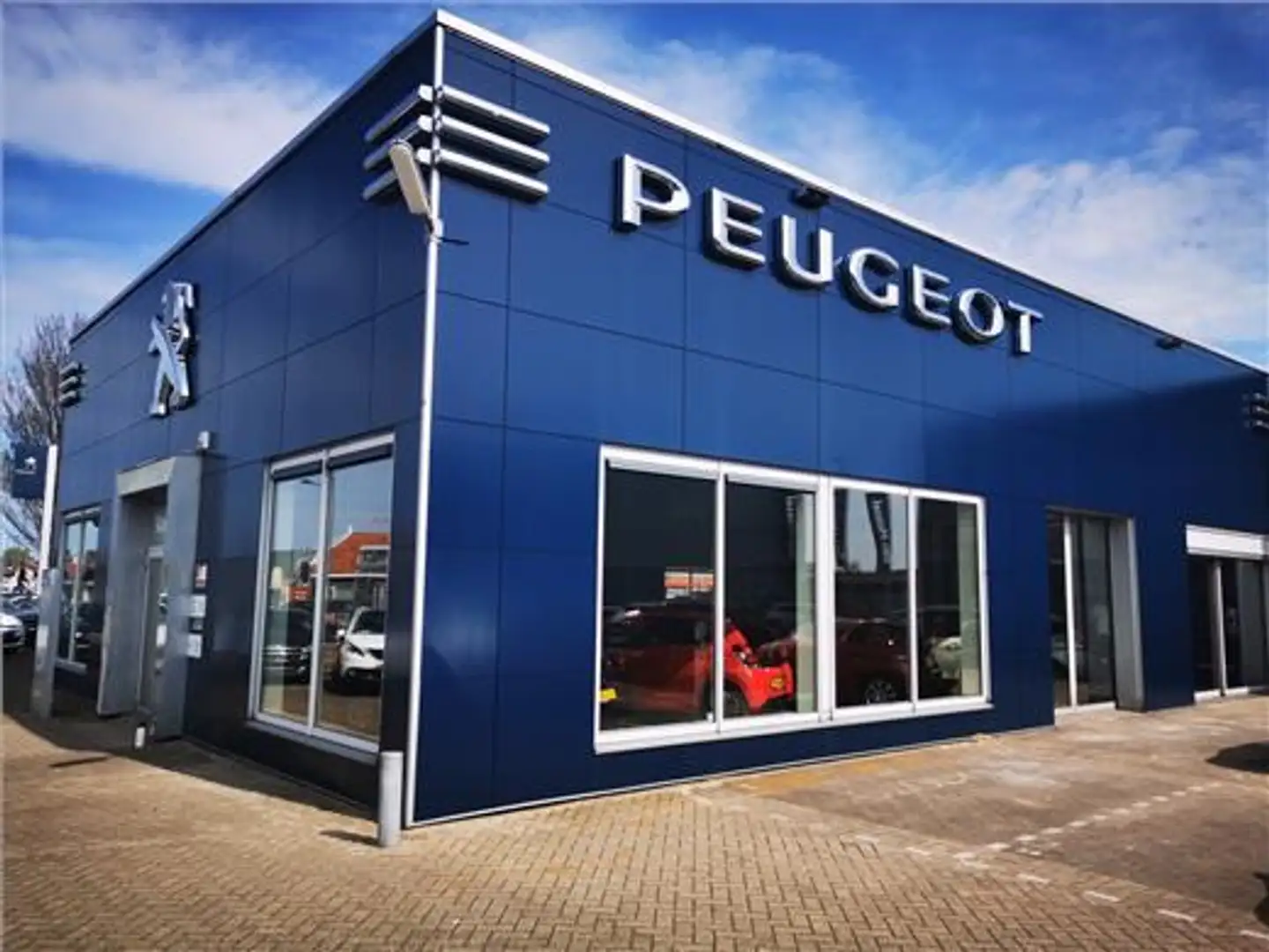 Peugeot e-2008 EV GT 54 kWh | Panoramisch schuifdak | 18" Lichtme Zwart - 2