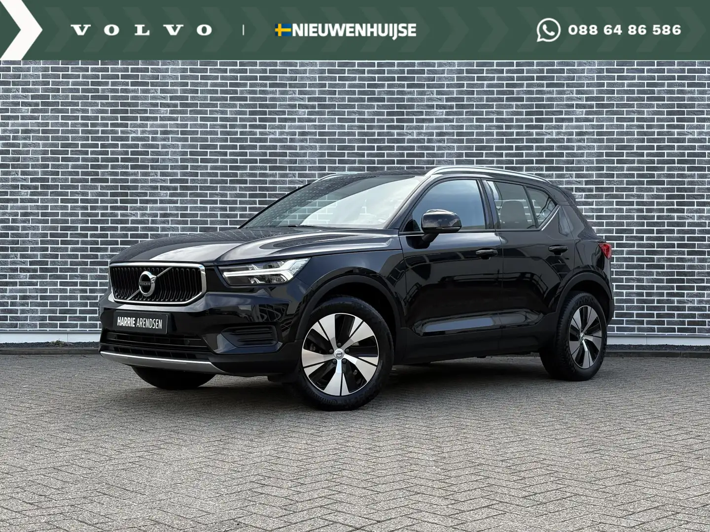 Volvo XC40 T2 Momentum | Trekhaak | 18 inch Lichtmetalen Velg Noir - 1