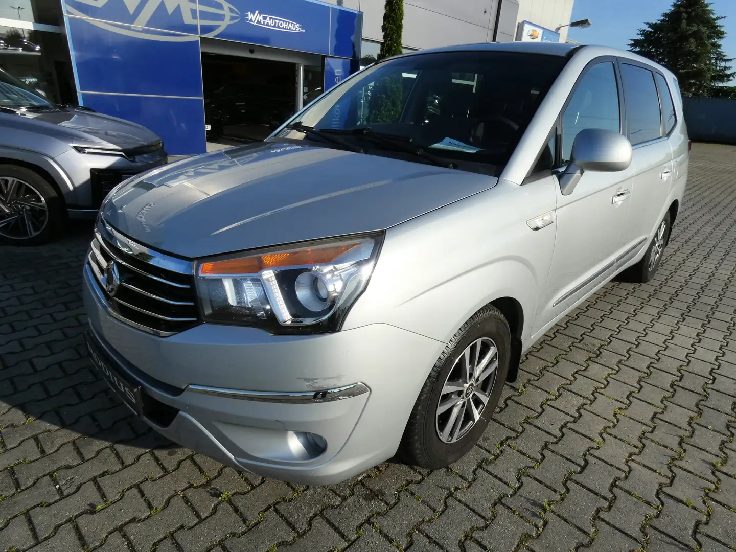 SsangYong Rodius 2.2 TDI Cargo 5Sitzer Ladefläche 16"Alu TÜV Silber - 1