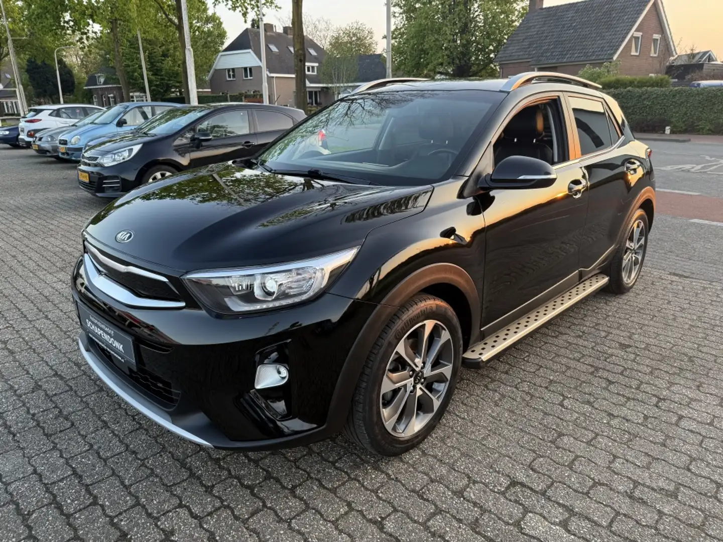 Kia Stonic 1.0 T-GDI I 120pk I Leder. bekl. I Stoelverw. Negro - 1