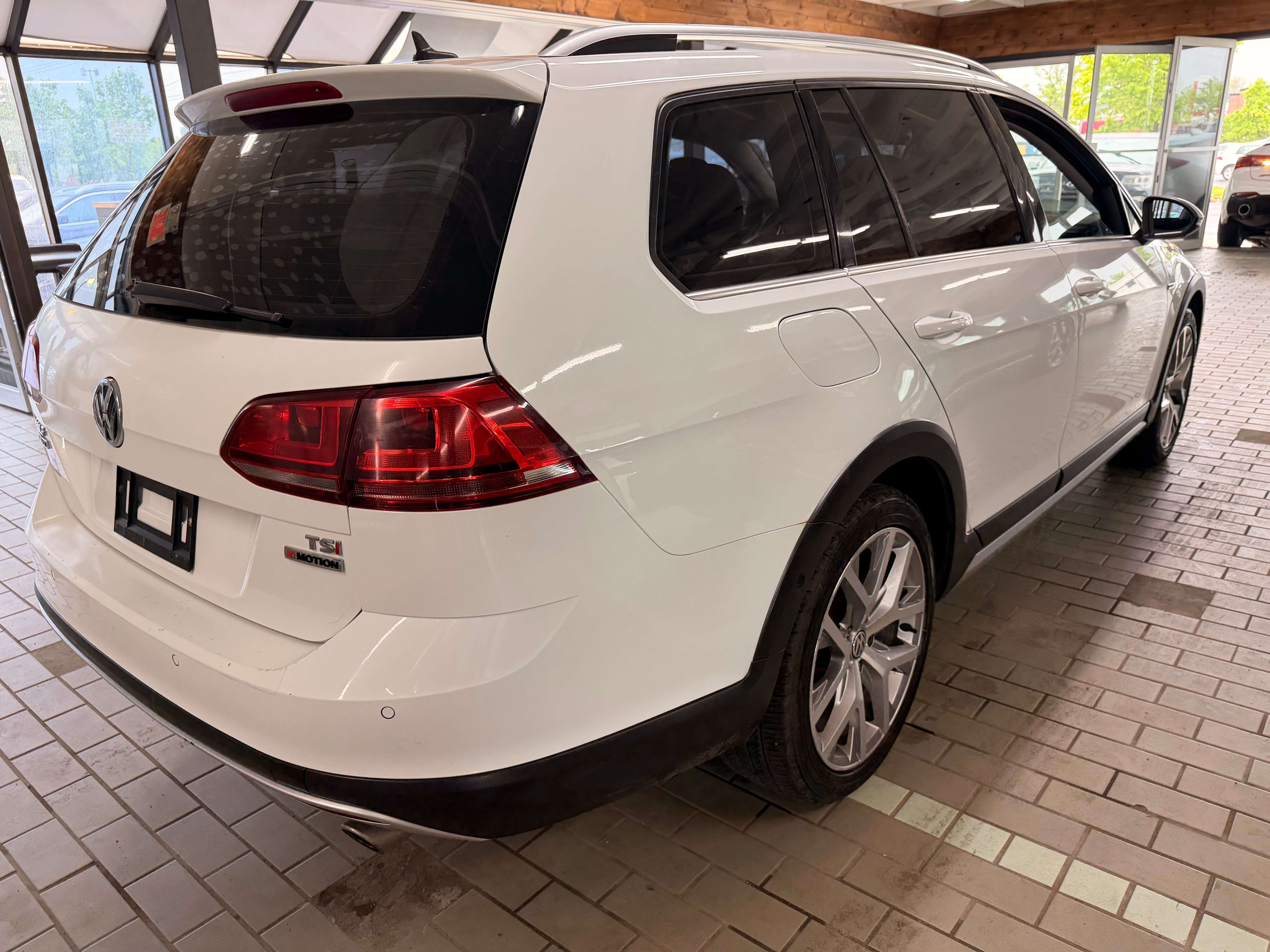 2017 Volkswagen Golf Alltrack Other/Don't Know - Image 4