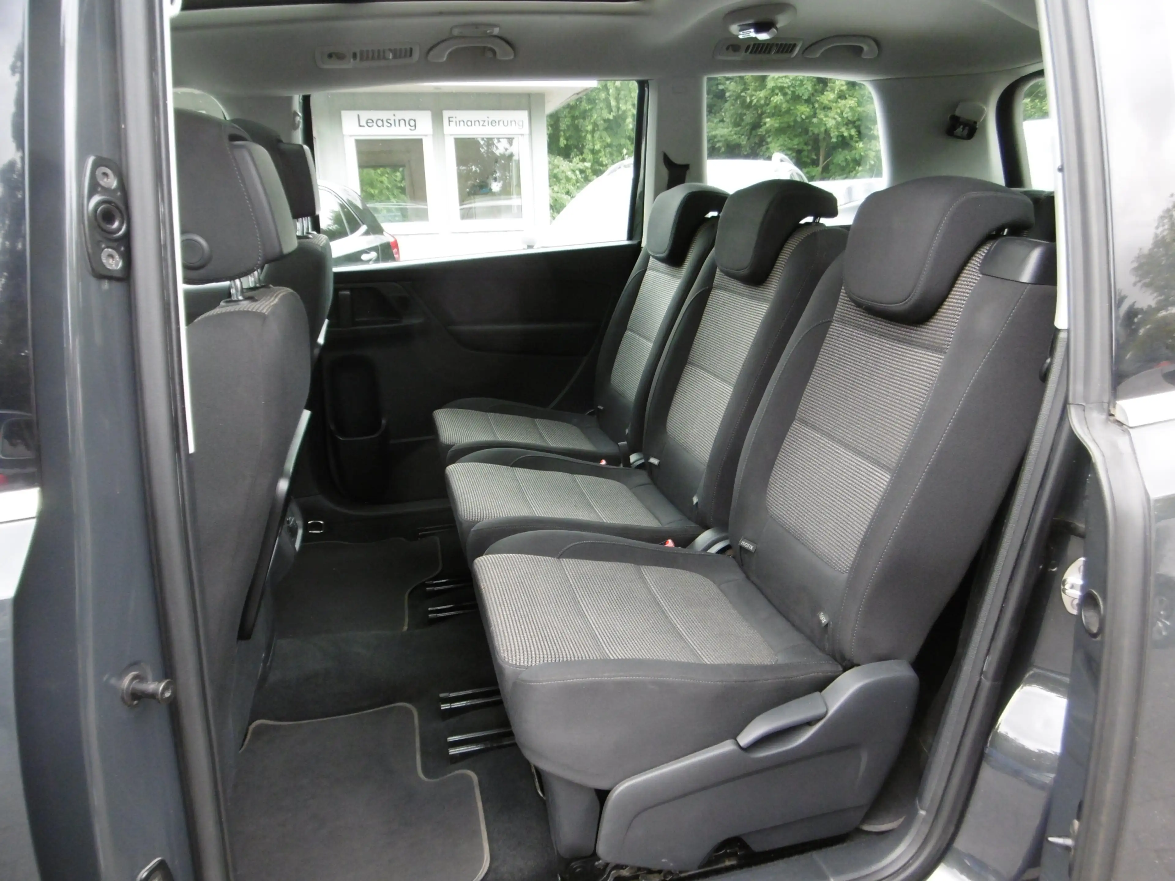 Volkswagen Sharan 1.4TSi Automatik Nav Panorama 7-Sitze PDC — photo 4