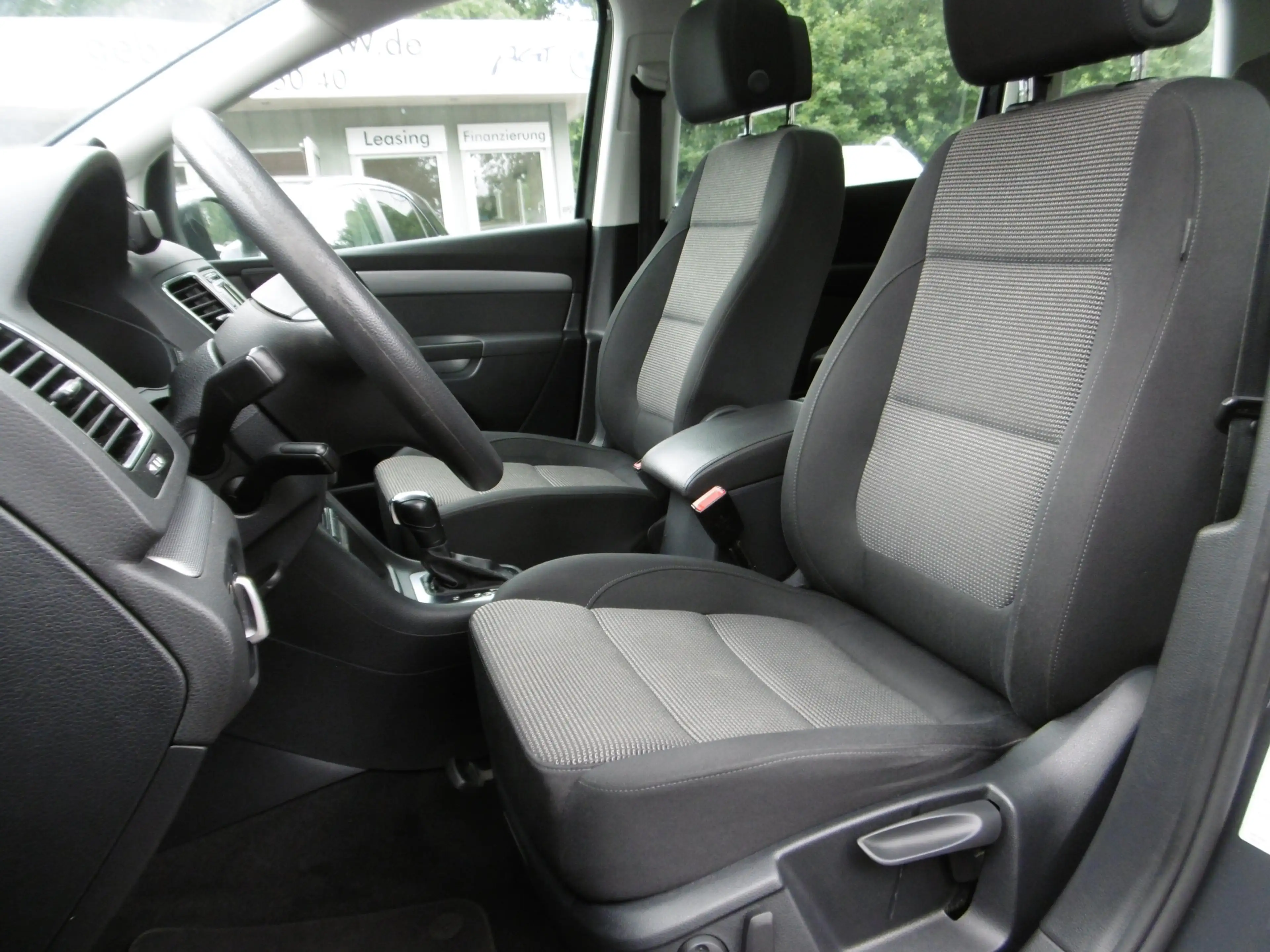 Volkswagen Sharan 1.4TSi Automatik Nav Panorama 7-Sitze PDC — photo 3