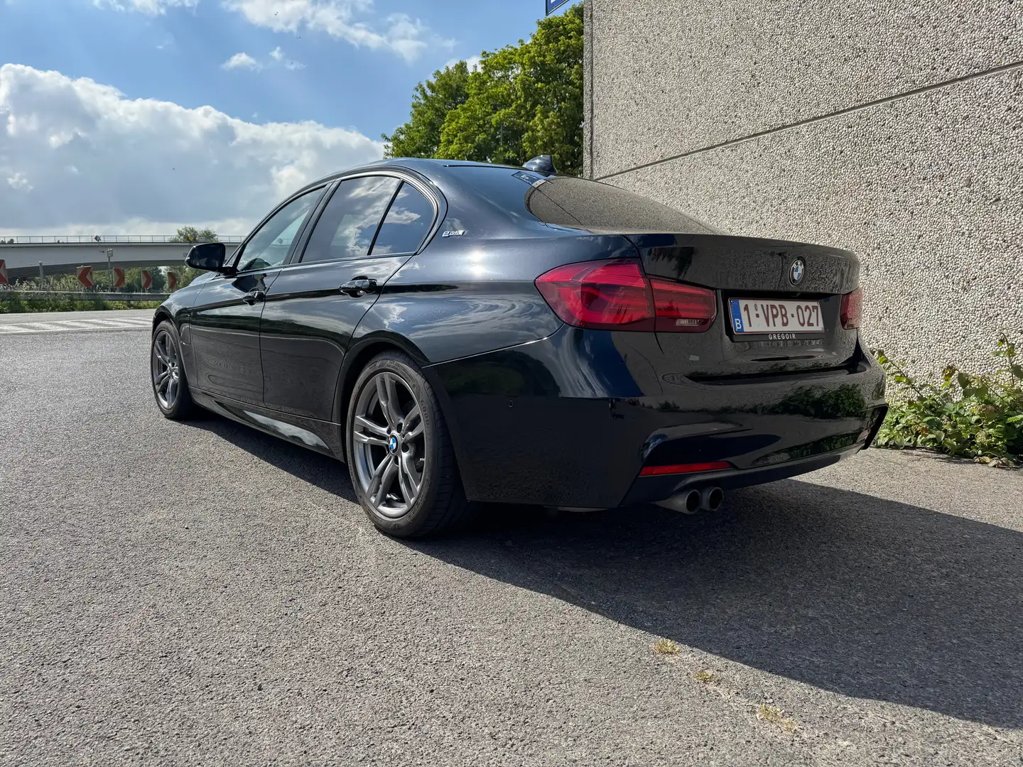 BMW 330 330e iPerformance M Sport Černá - 2