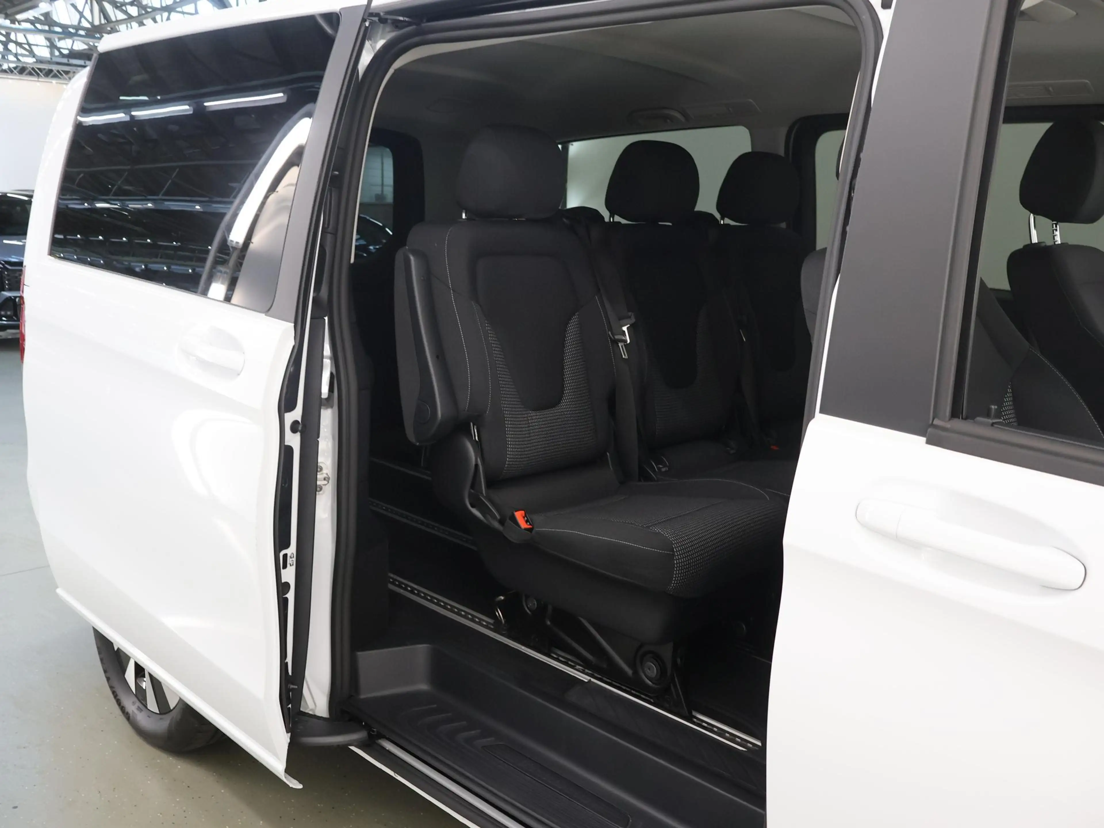 Mercedes-Benz EQV 300 | XL L3 | Business Solution | 90 kWh | 5-zits | Di — photo 12