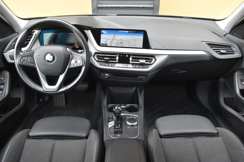 BMW 118 1-serie 118i Executive Edition * BMW Live Cockpit — photo 3