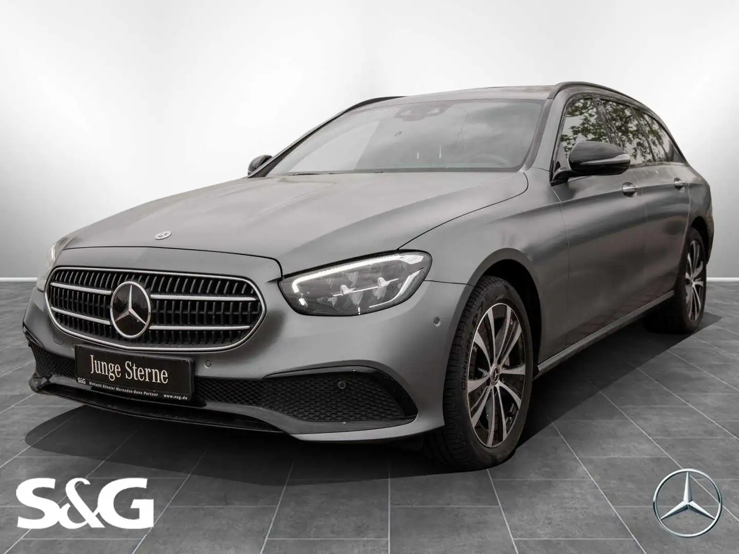 Mercedes-Benz E 300 de 4M T Avantagrde Night+RüKam+AHK+HUD+18 Grau - 1
