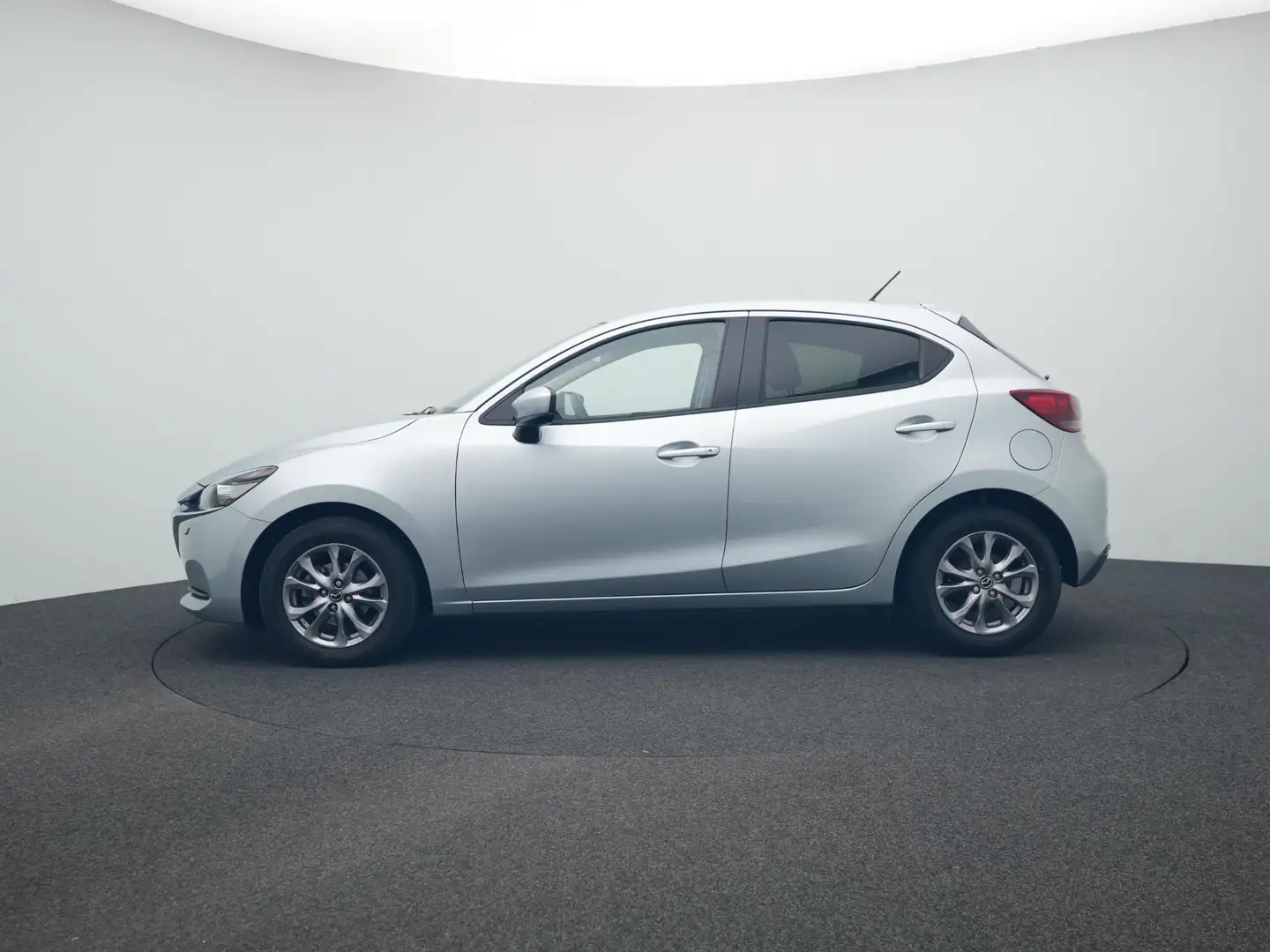 Mazda 2 1.5 Skyactiv-G Comfort met navigatie : dealer onde Gris - 2
