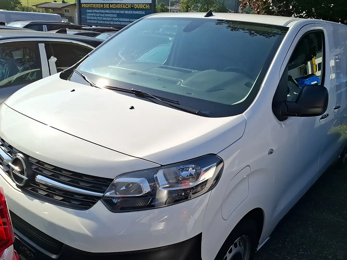 Opel Vivaro Elektro 75kWh M Weiß - 1