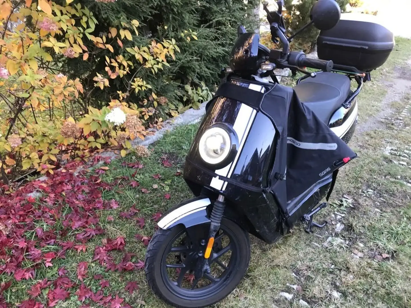 Niu NQI GTS Sport Negru - 1
