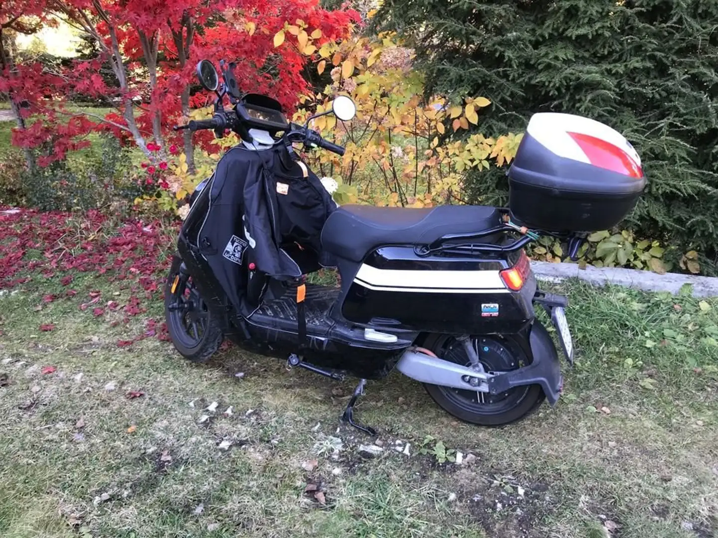 Niu NQI GTS Sport Negru - 2