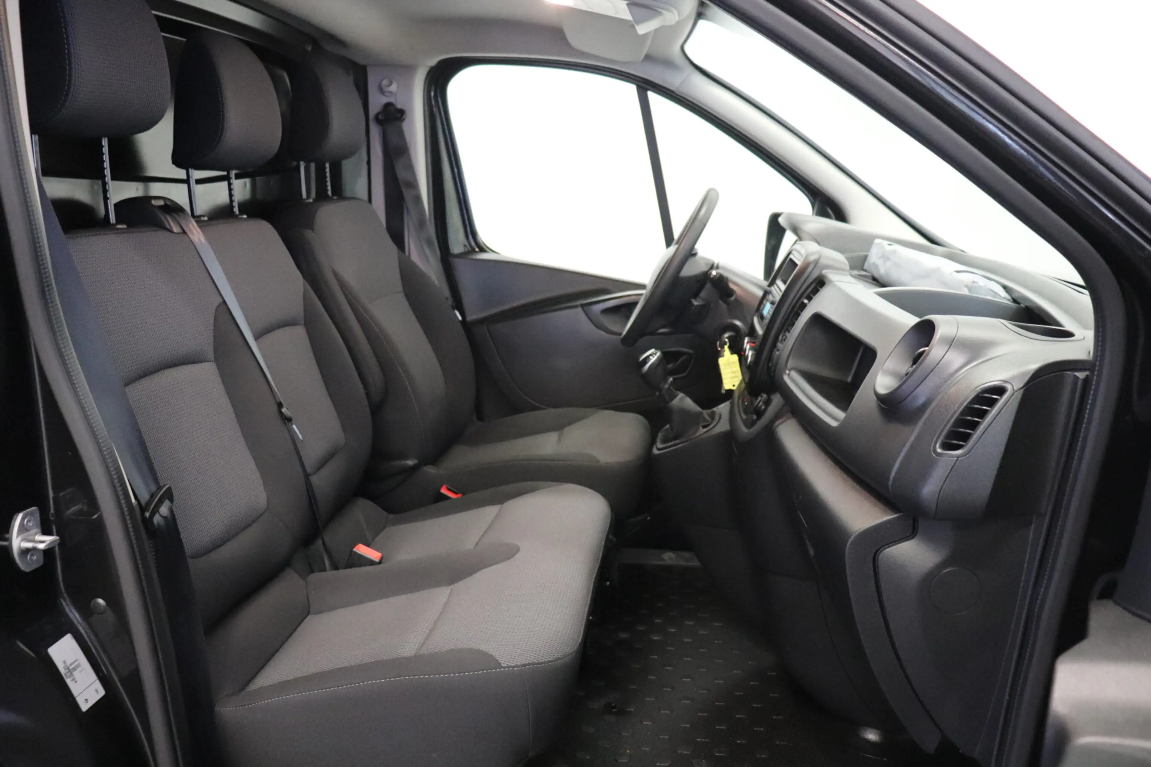 Renault Trafic 2.0 dCi 120PK EURO 6 - Airco - Cruise - PDC - 2x S — photo 5