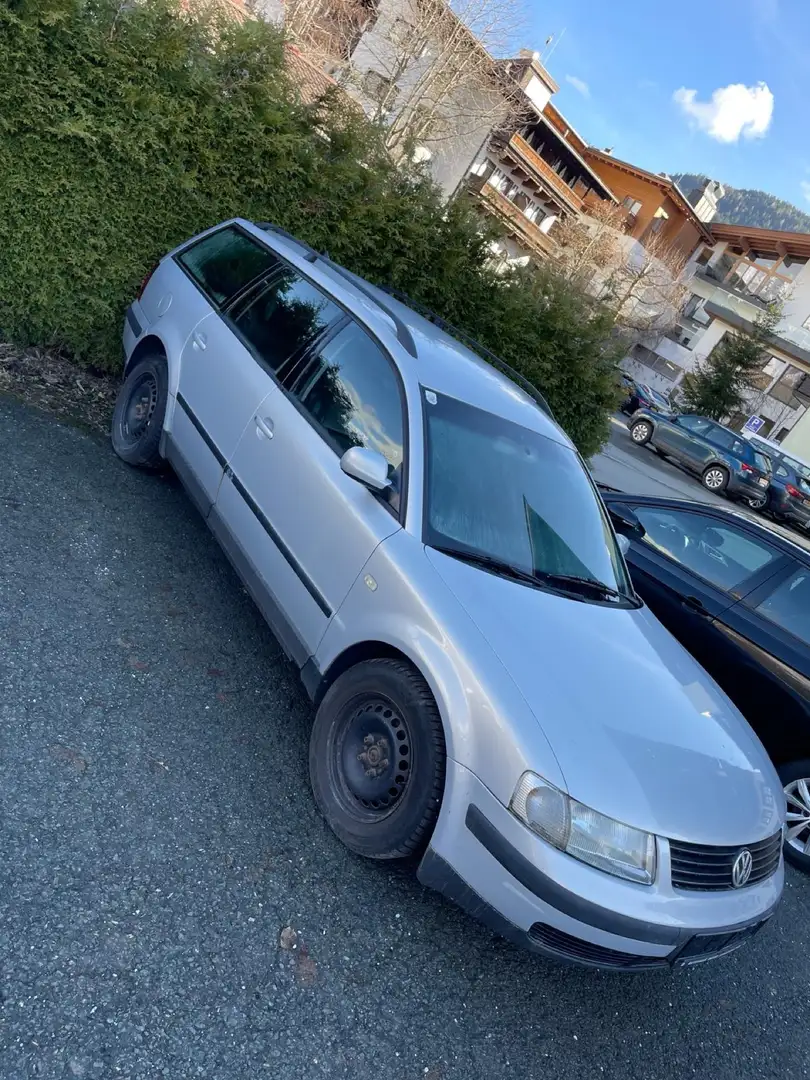 Volkswagen Passat highline srebrna - 1