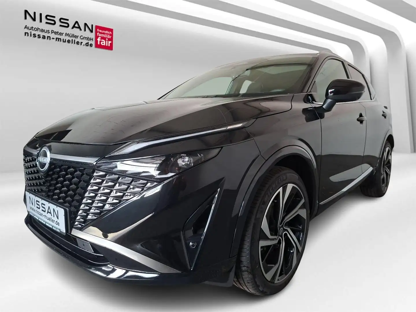 Nissan Qashqai 1.3 DIG-T Xtronic Tekna Premium Paket Schwarz - 1