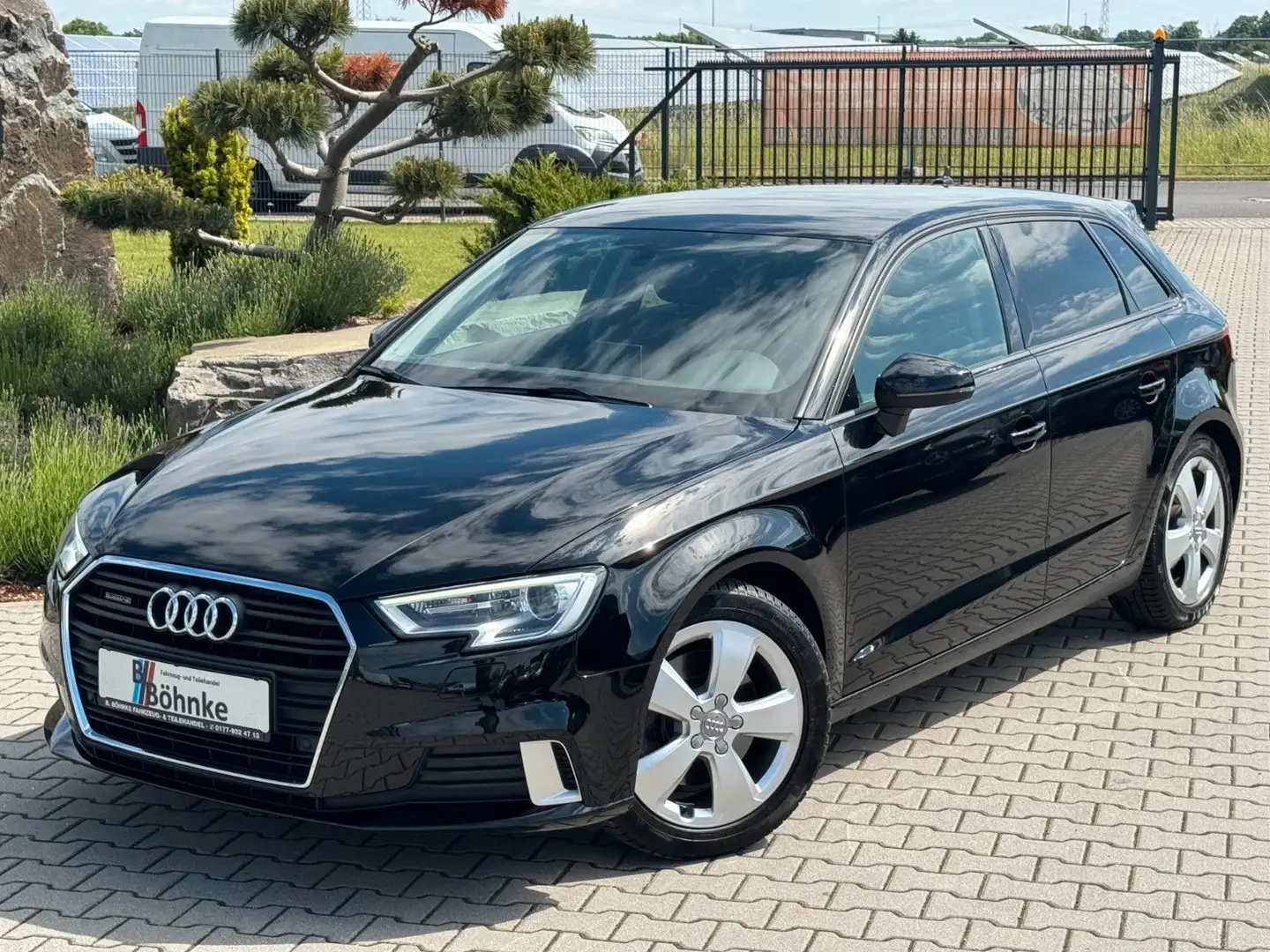 Audi A3 2.0 TFSI SPORTBACK QUATTRO SPORT NAVI AHK Noir - 2