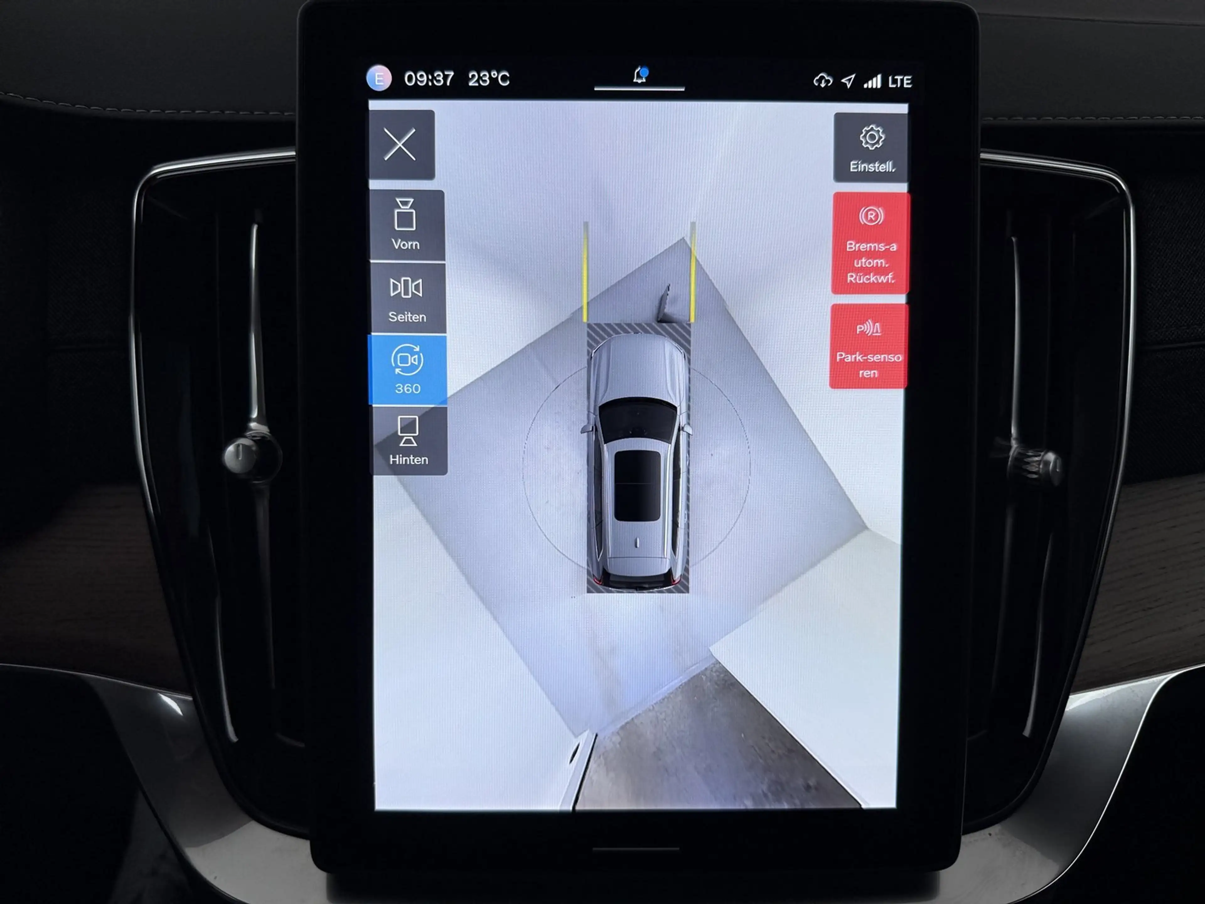 Volvo XC90 T8 Plus Dark Plug-In Hybrid AWD MATRIX-LED — photo 14