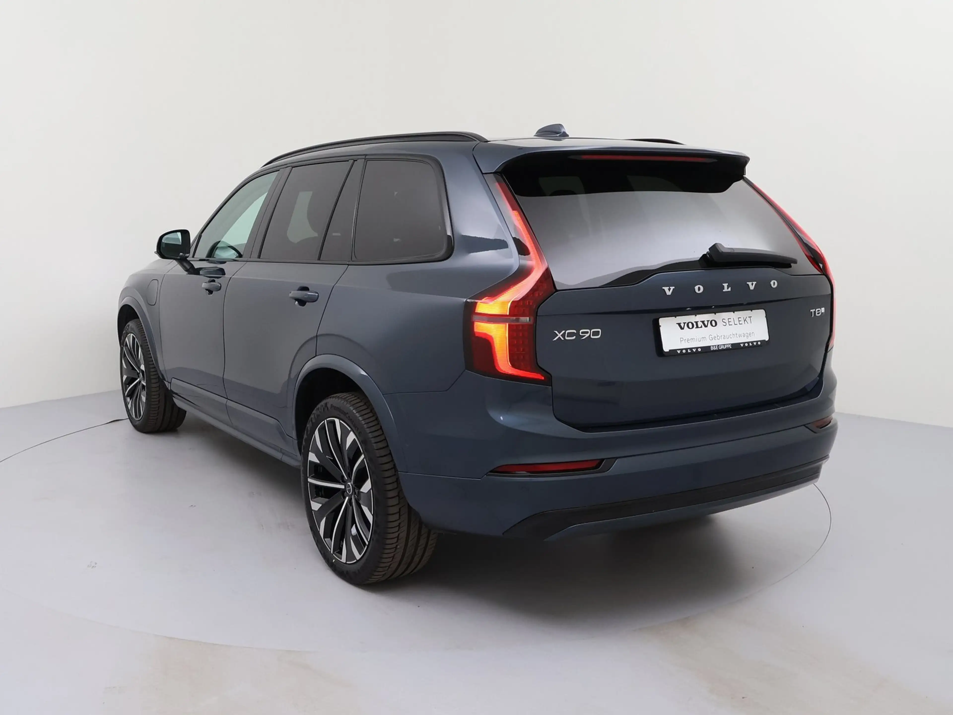 Volvo XC90 T8 Plus Dark Plug-In Hybrid AWD MATRIX-LED — photo 7