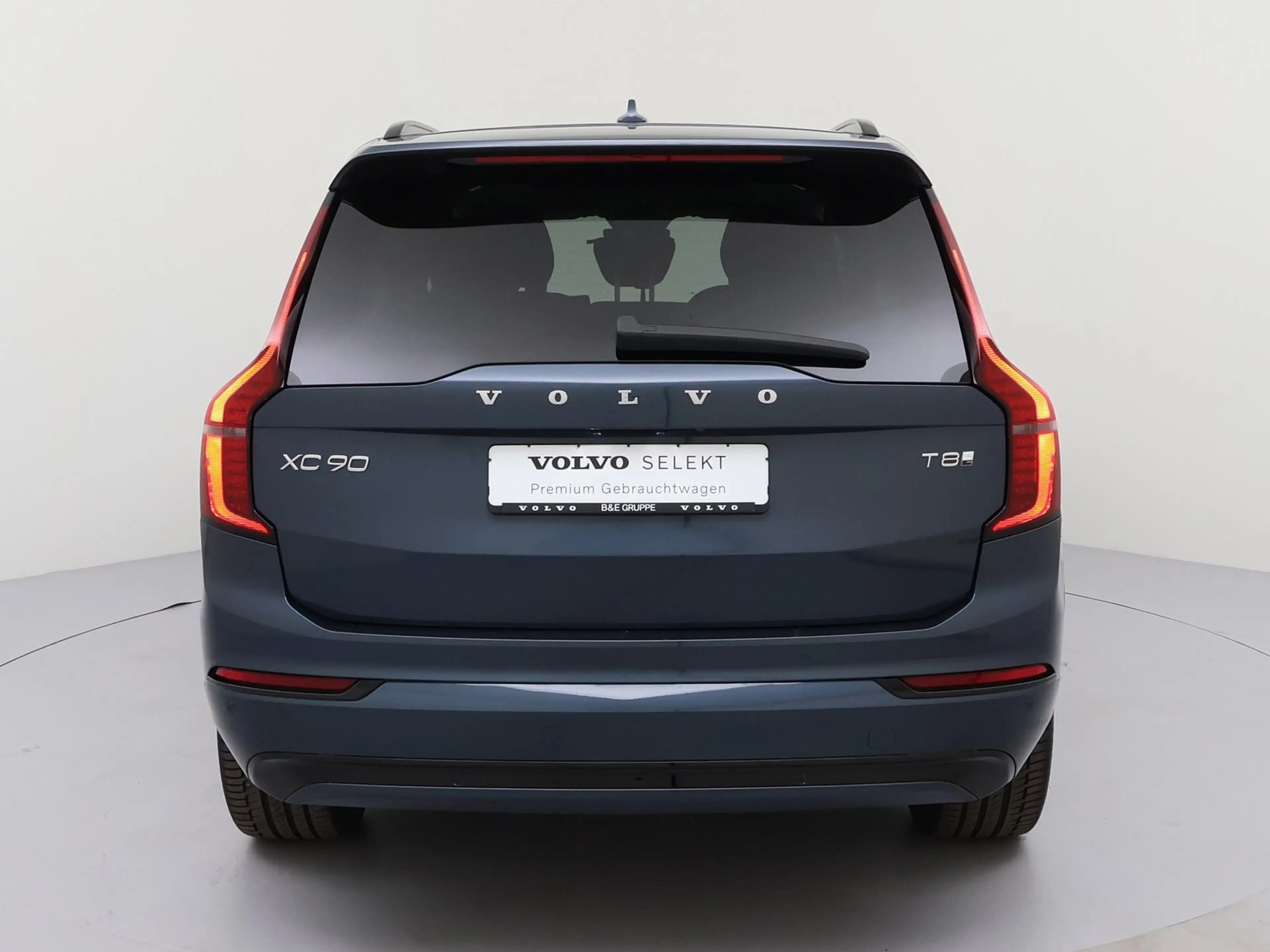Volvo XC90 T8 Plus Dark Plug-In Hybrid AWD MATRIX-LED — photo 6