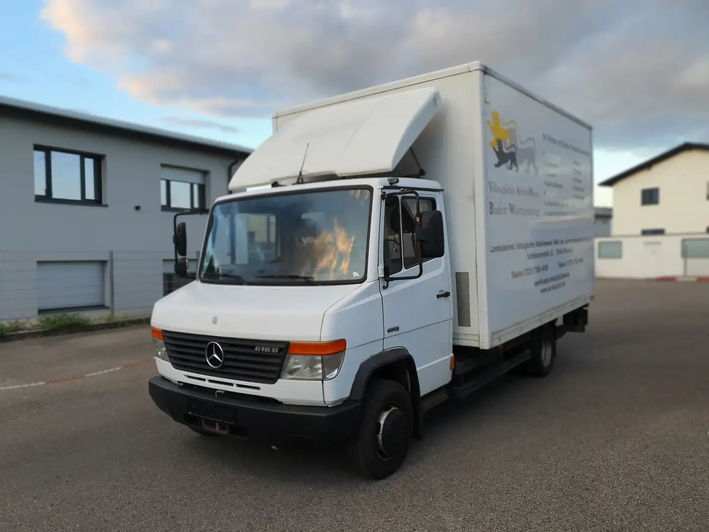 Mercedes-Benz Vario 616D Koffer mit Ladeboard * 1.Hand*Scheckhef Weiß - 1
